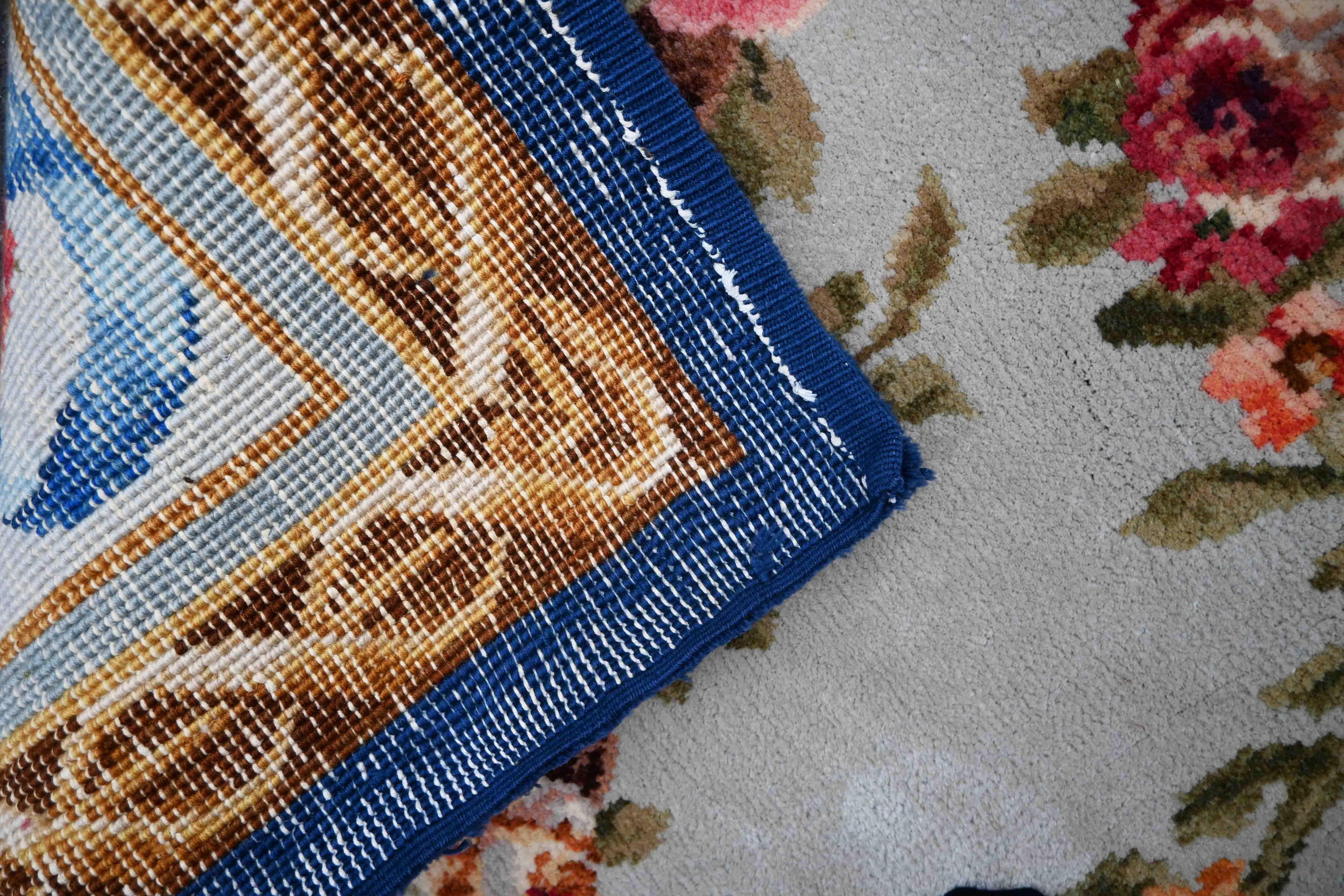 Laine Tapis français ancien de la manufacture de la Savonnerie Circa 1940 - No. 1588 en vente