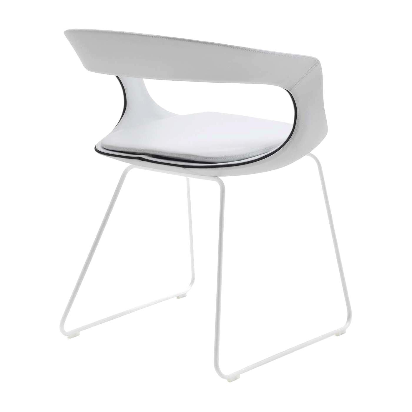 Sedia a slitta con schienale basso Frenchkiss di Stefano Bigi