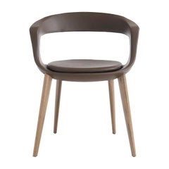 Sedia Frenchkiss con schienale basso e gambe in legno di Stefano Bigi