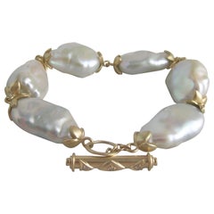 Fresh Water Baroque Pearl and 18 Karat Gold Bracelet