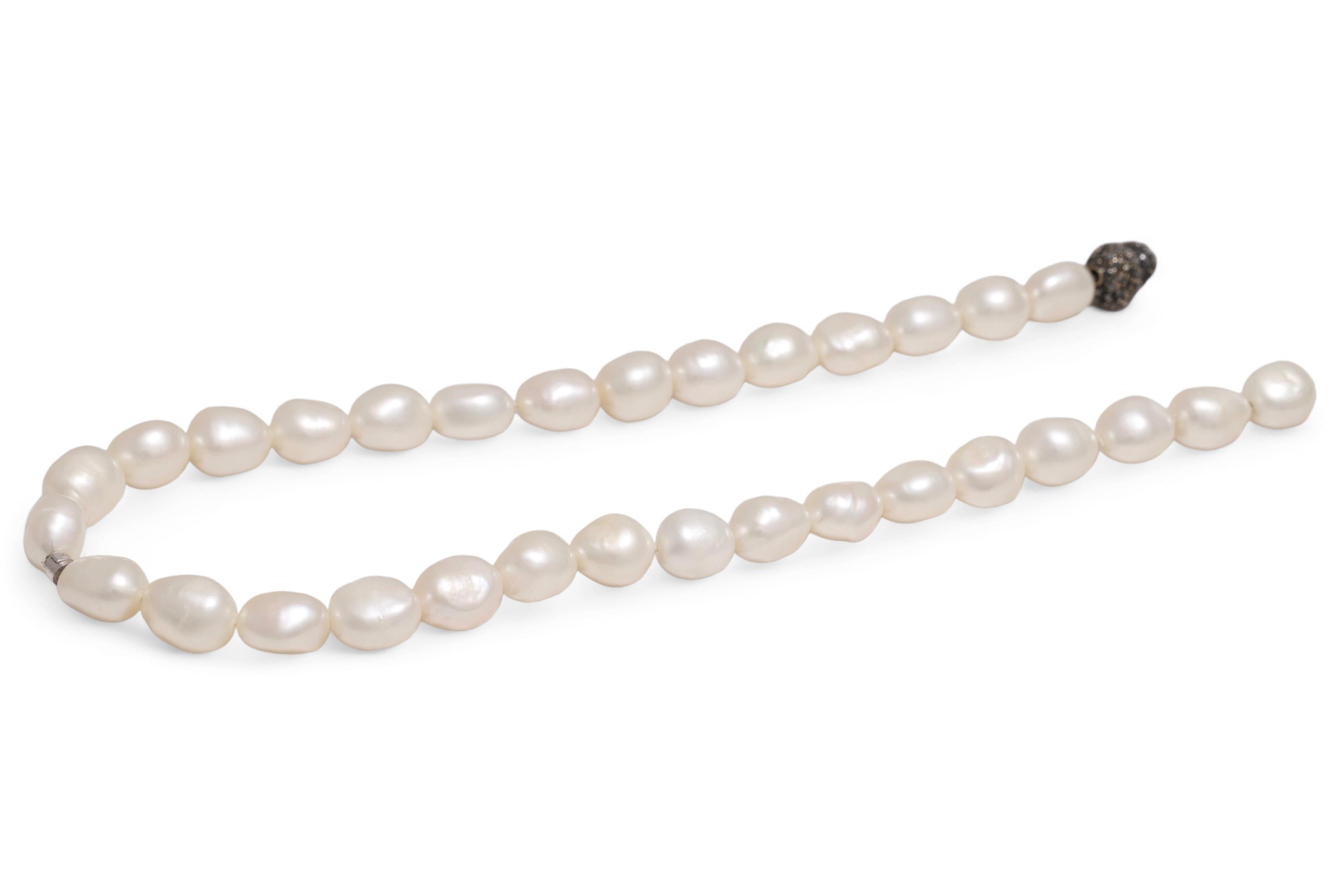 Fresh Water Baroque Pearl Necklace With Gold Lock Set With 1.5ct Black Diamonds For Sale 5