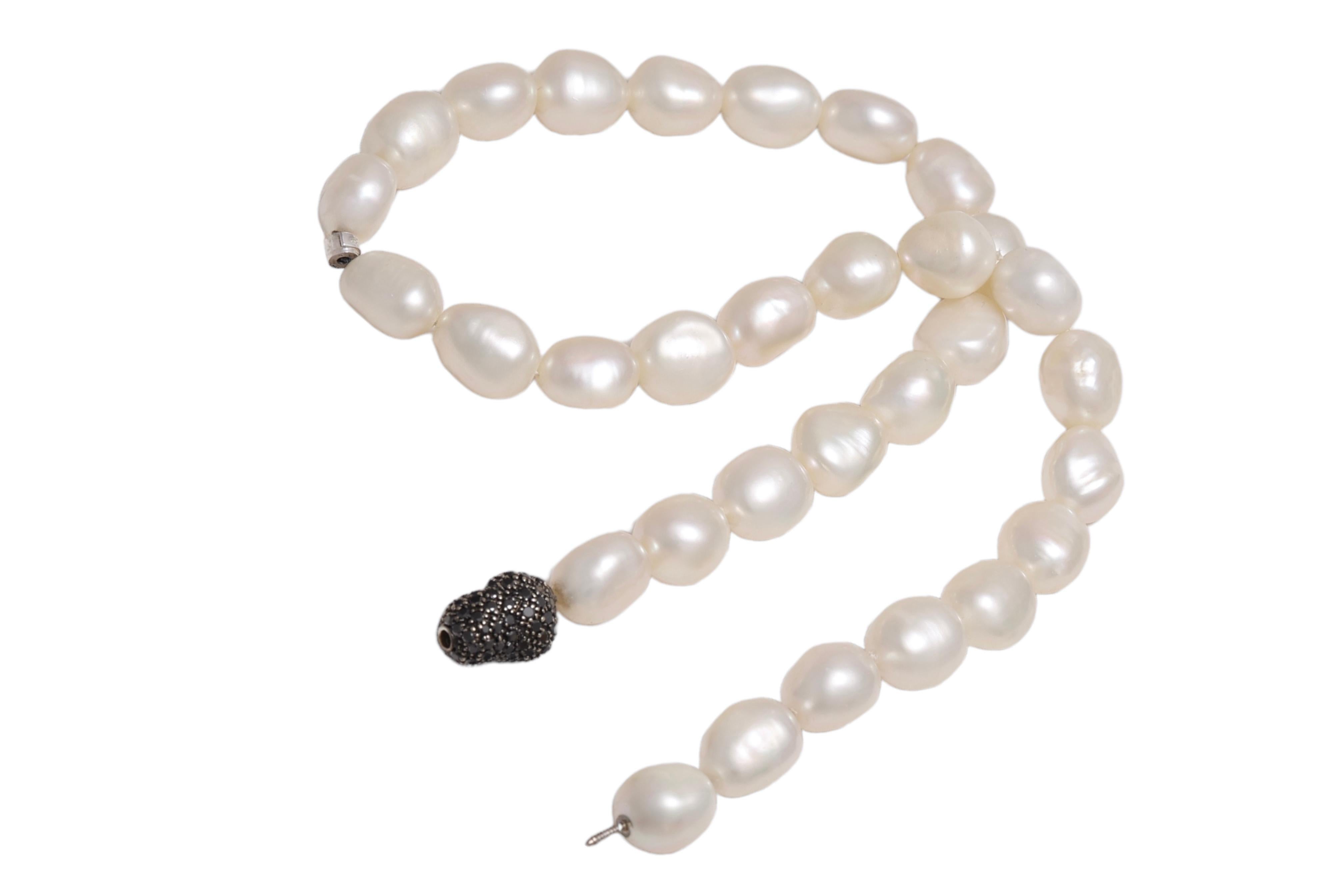 Fresh Water Baroque Pearl Necklace With Gold Lock Set With 1.5ct Black Diamonds For Sale 6