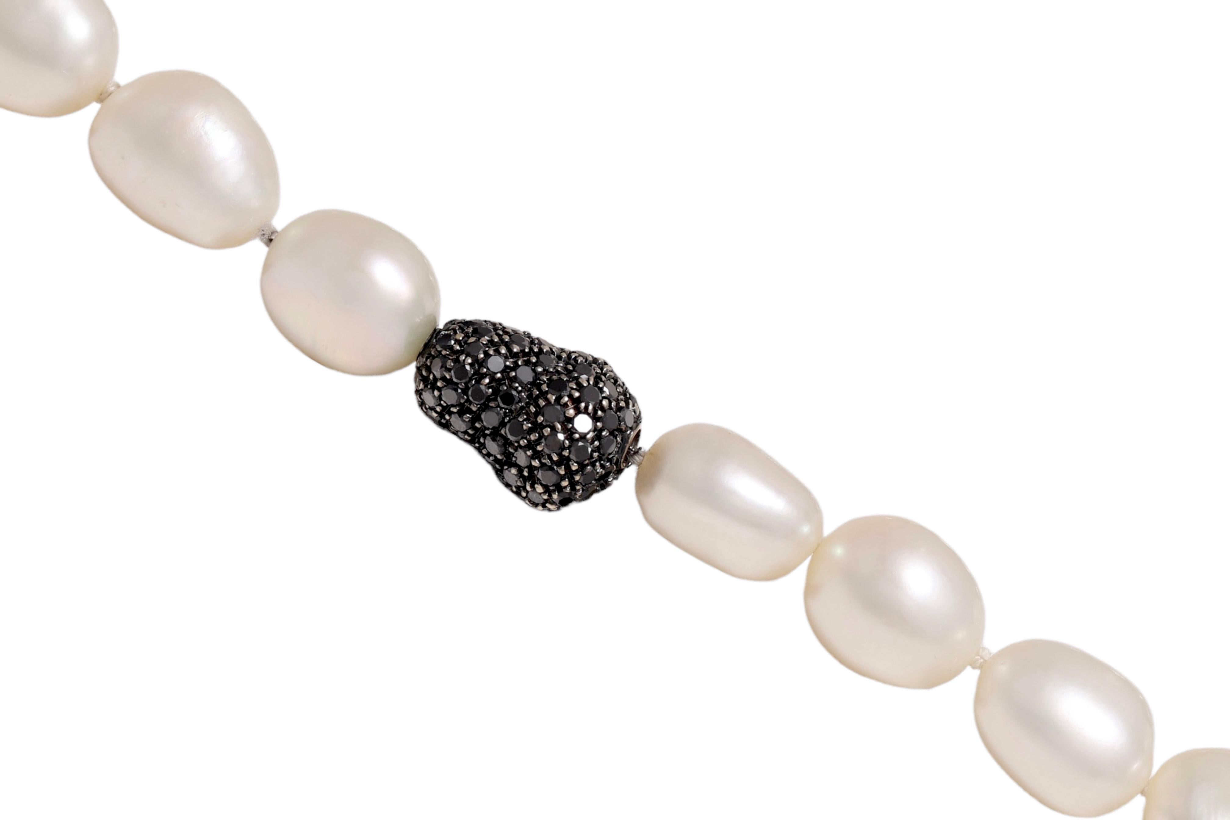 Fresh Water Baroque Pearl Necklace With Gold Lock Set With 1.5ct Black Diamonds For Sale 3