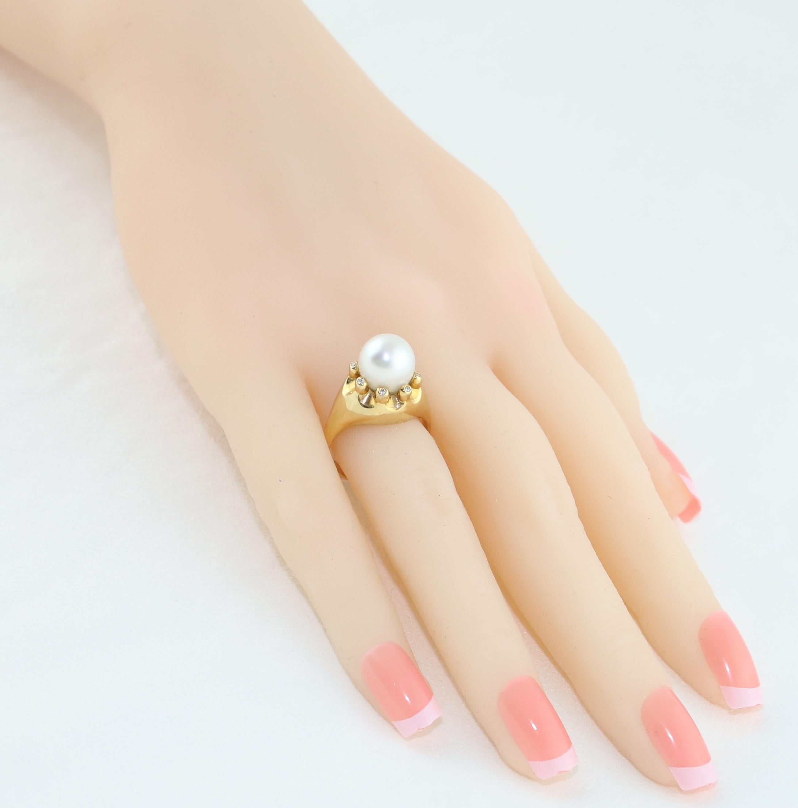 Fresh Water Pearl and Diamond Gold Ring For Sale 1