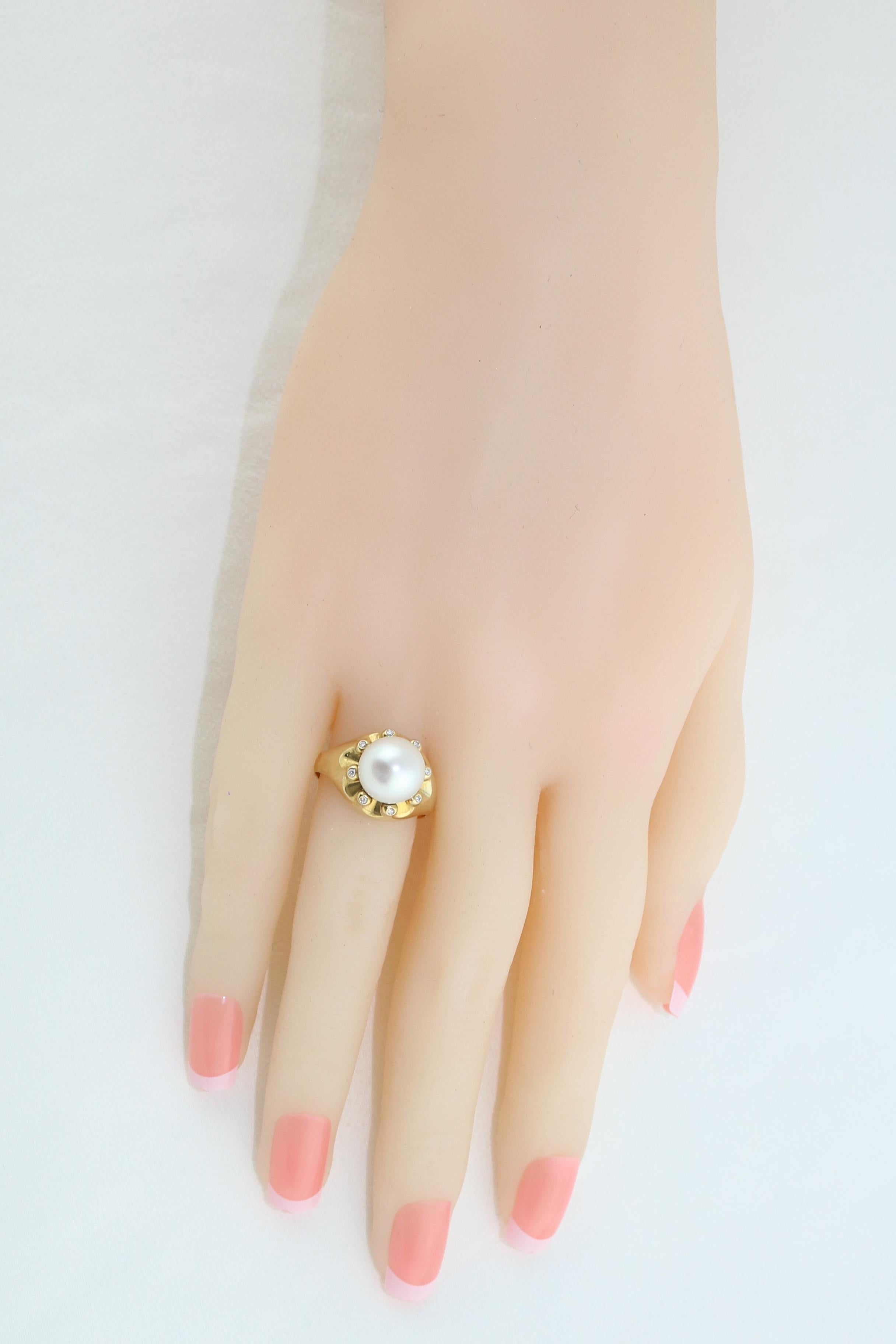 Bague en or avec perles d'eau douce et diamants en vente 2