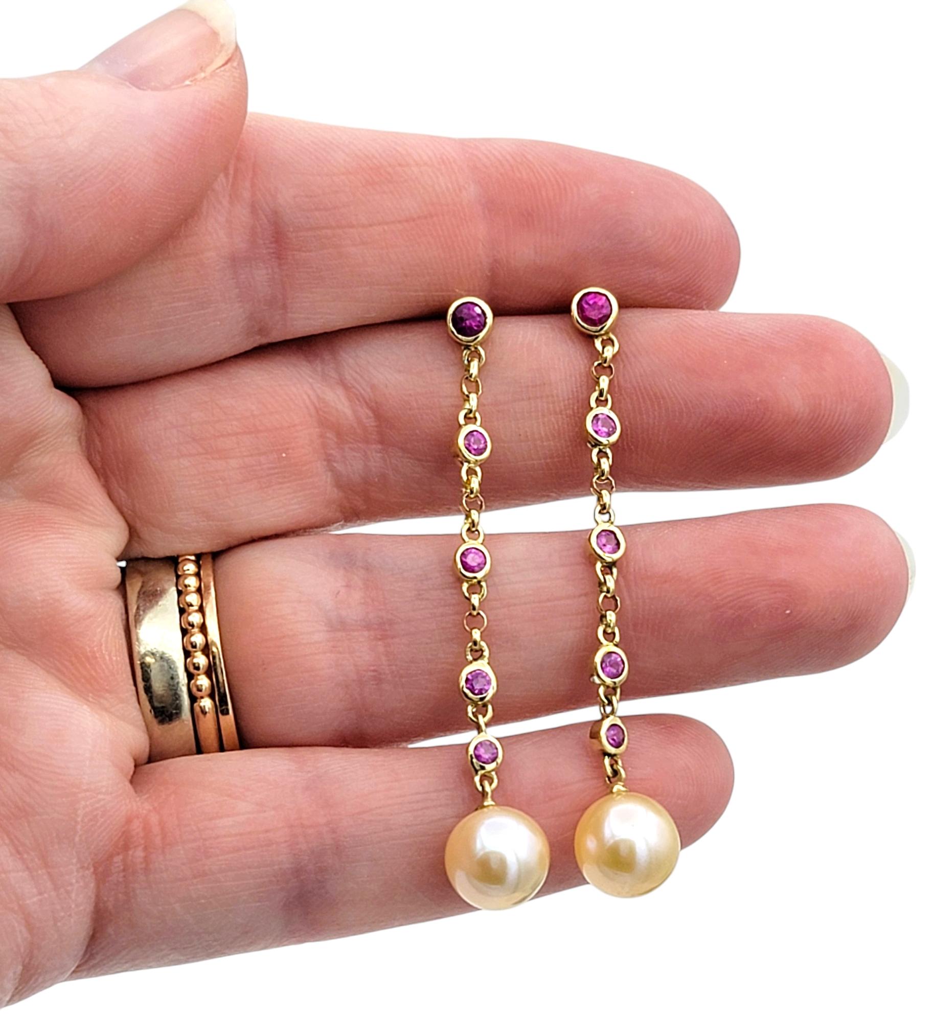 Boucles d'oreilles pendantes en or jaune 14 carats avec perles d'eau douce et saphirs roses Pour femmes en vente