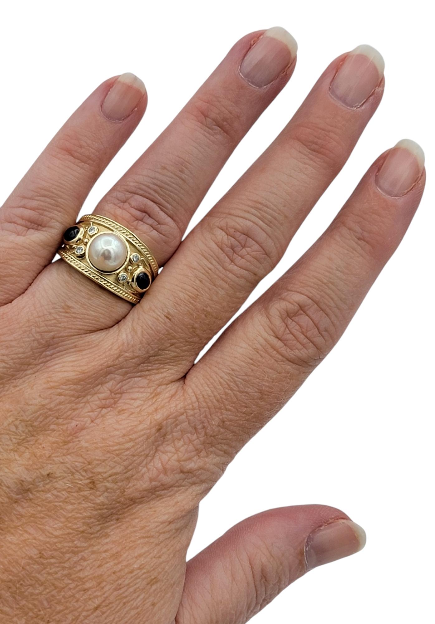 Bague en or 14 carats avec perles d'eau douce, saphirs bleus et diamants à grains multiples en vente 4