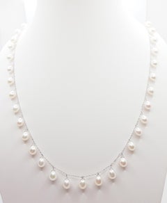 Collana di perle d'acqua dolce con montatura in oro bianco da 18 carati