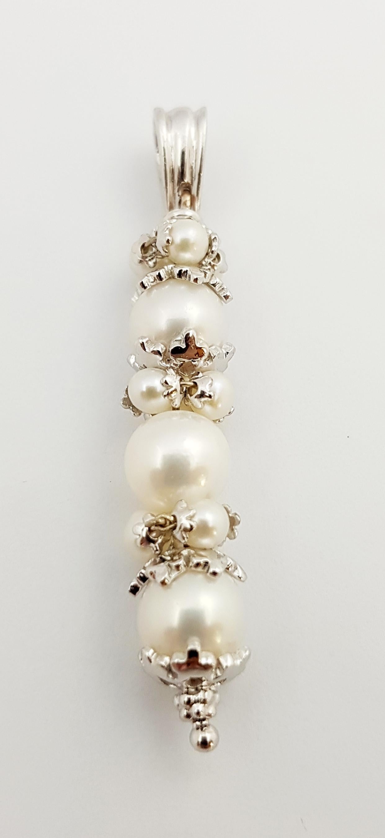 Art Deco Fresh Water Pearl Pendant set in 18 Karat White Gold Settings For Sale