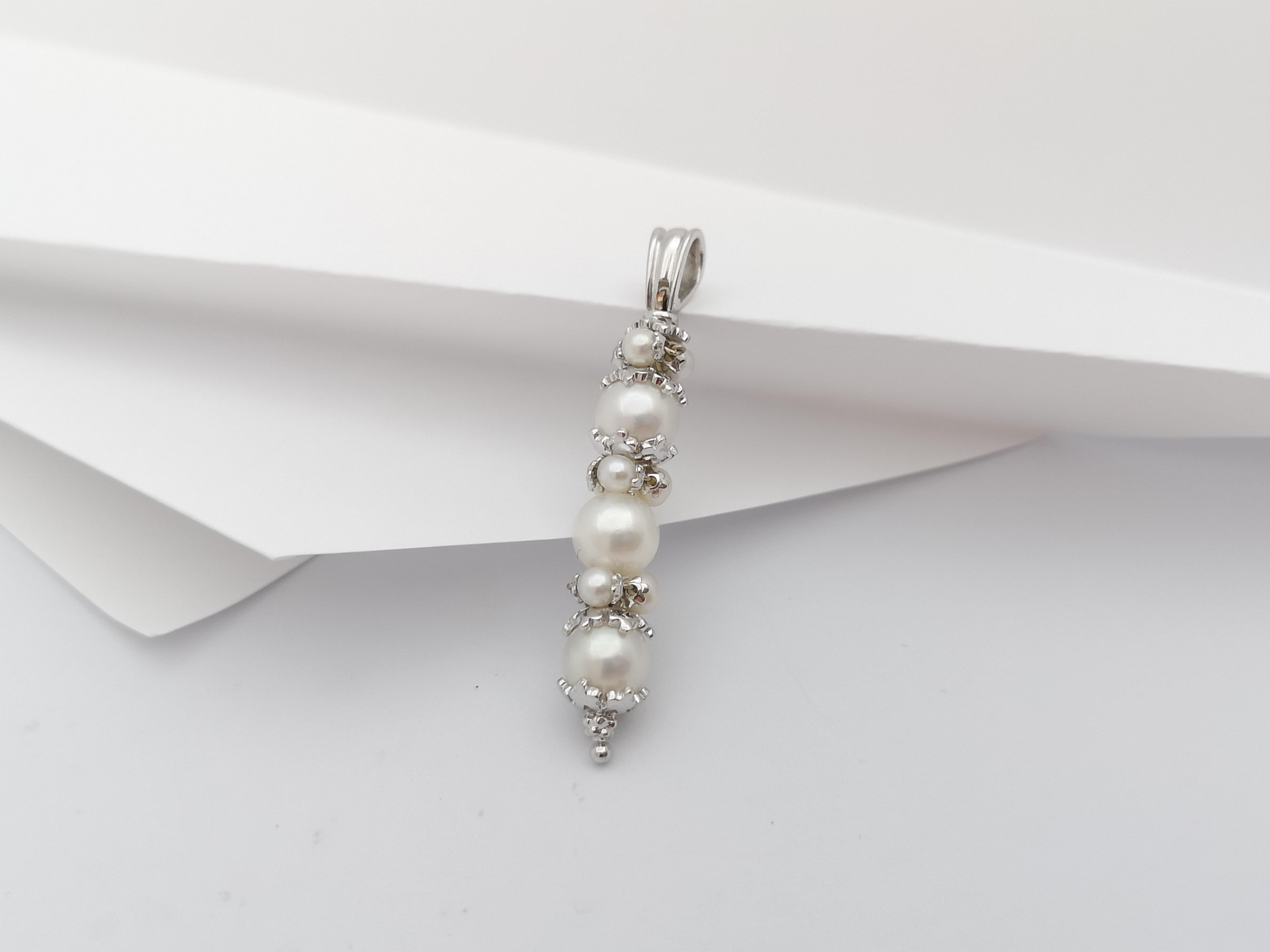 Fresh Water Pearl Pendant set in 18 Karat White Gold Settings For Sale 2