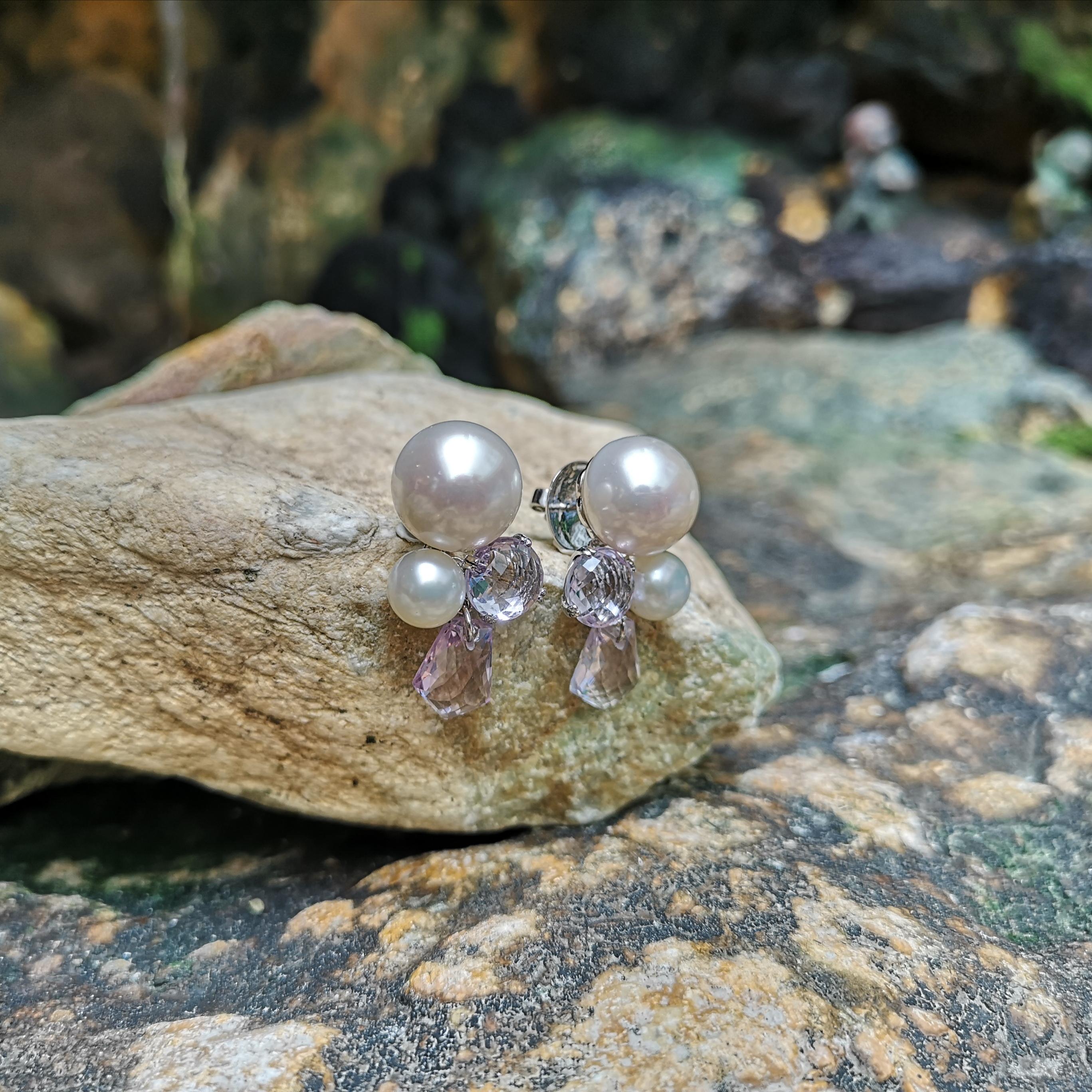 Taille mixte Boucles d'oreilles en or blanc 18 carats serties de perles d'eau douce et d'améthystes en vente