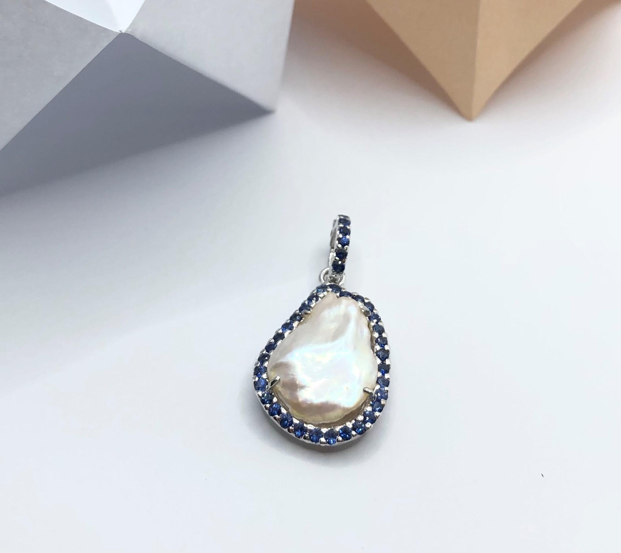 Fresh Water Pearl with Blue Sapphire Pendant Set in 18 Karat White Gold Settings For Sale 2