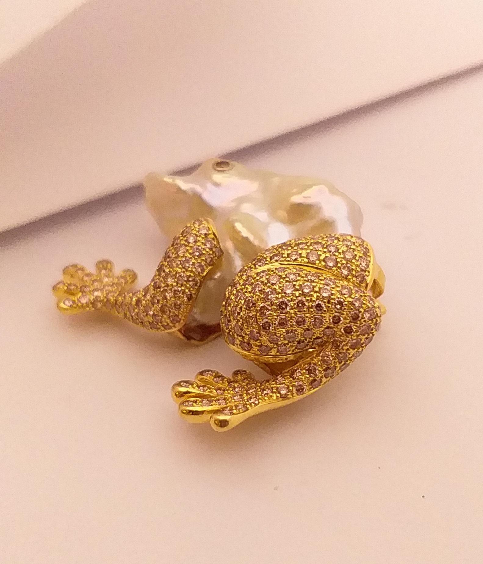 Fresh Water Pearl with Brown Diamond Frog Brooch Set in 18 Karat Gold Settings For Sale 4
