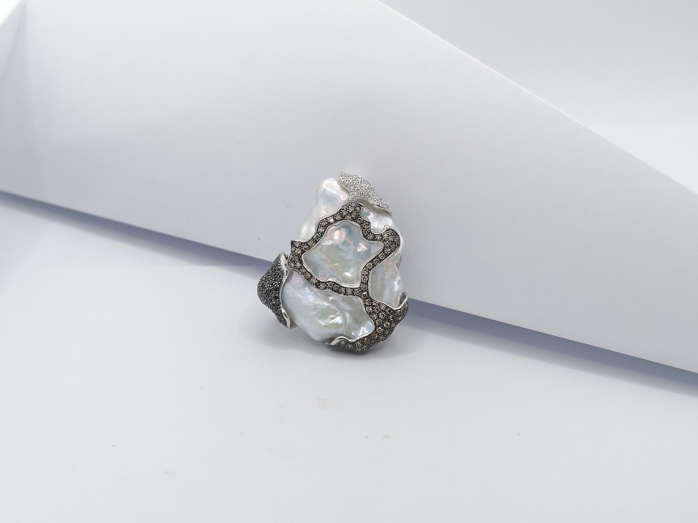 Fresh Water Pearl with Diamond, Black Diamond Pendant  in 18 Karat White Gold  For Sale 4