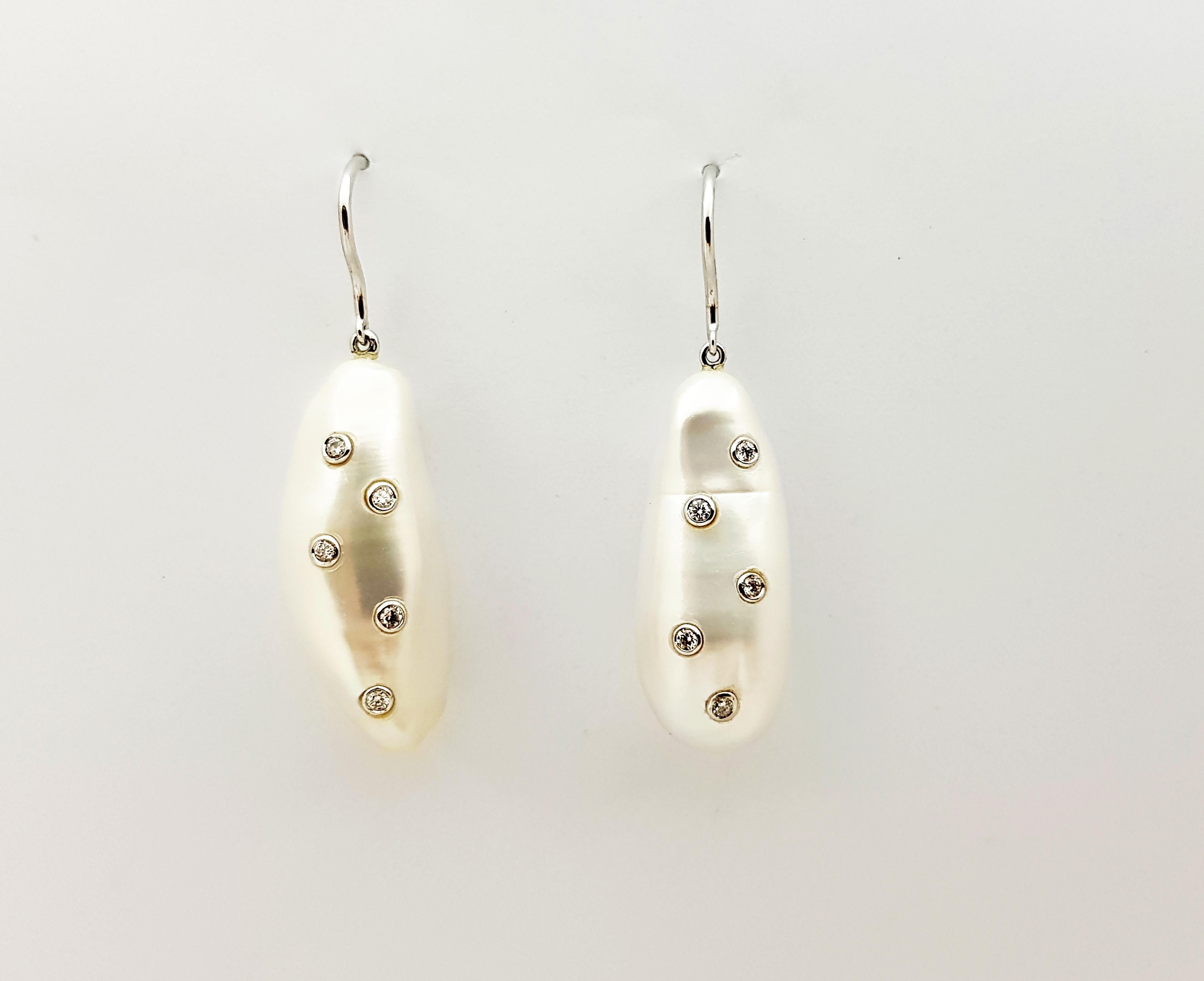 Contemporary Fresh Water Pearl with Diamond Earrings Set in 18 Karat White Gold Settings For Sale