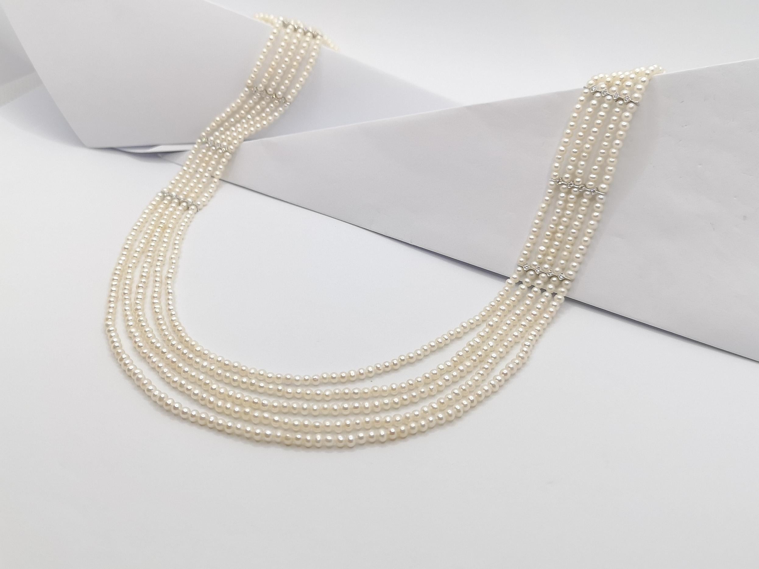 Fresh Water Pearl with Diamond Necklace Set in 18 Karat White Gold In New Condition For Sale In Bangkok, TH