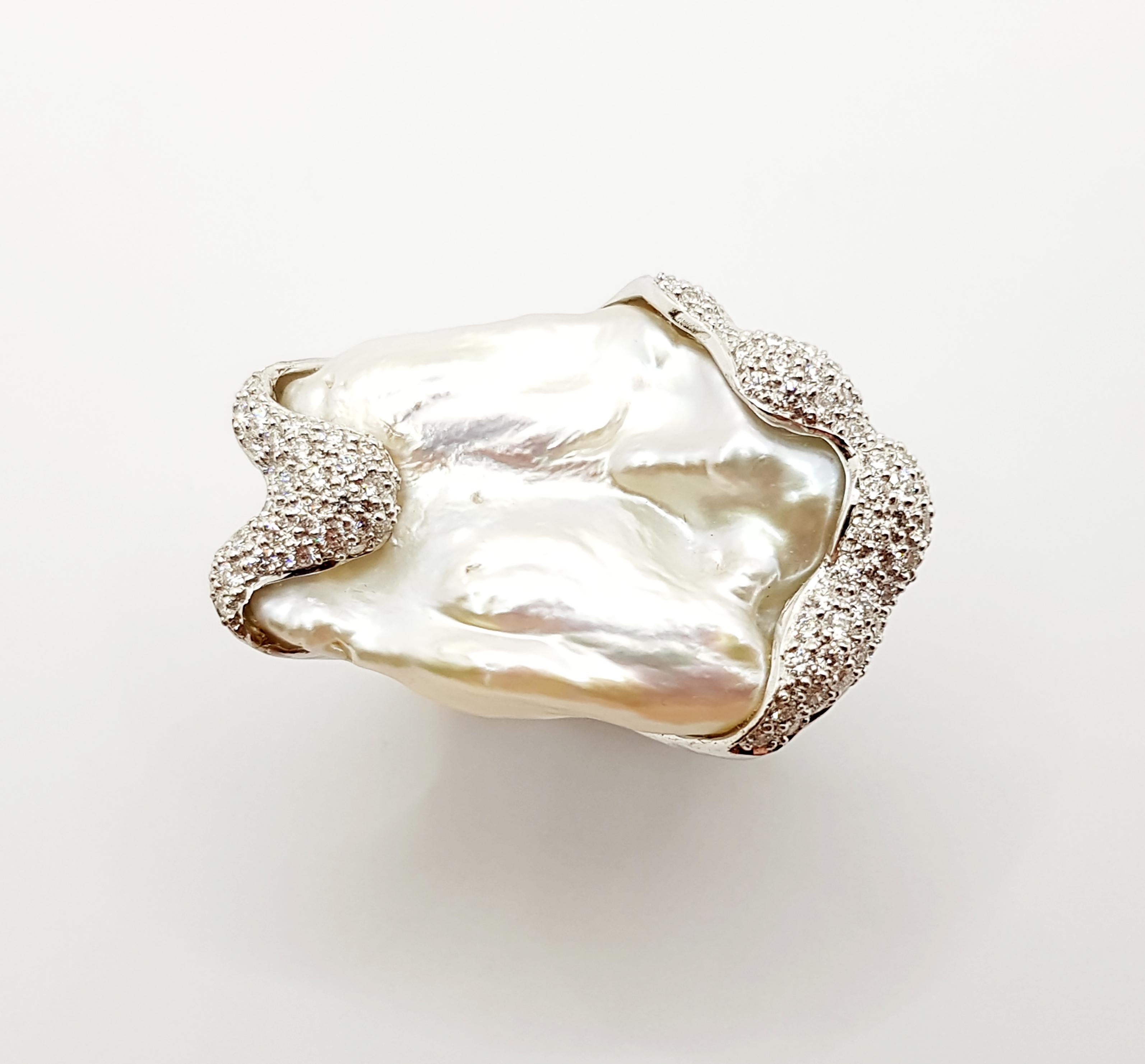 Süßwasserperle mit Diamantring in 18 Karat Weißgold gefasst im Angebot 7