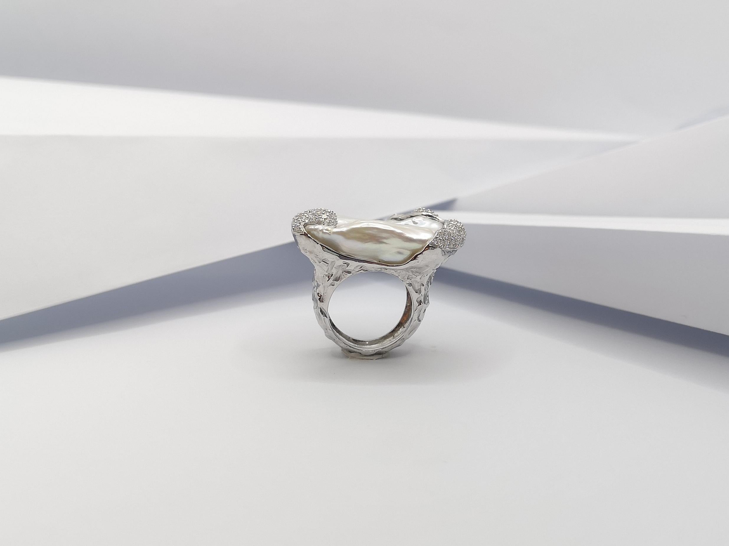 Süßwasserperle mit Diamantring in 18 Karat Weißgold gefasst im Angebot 8