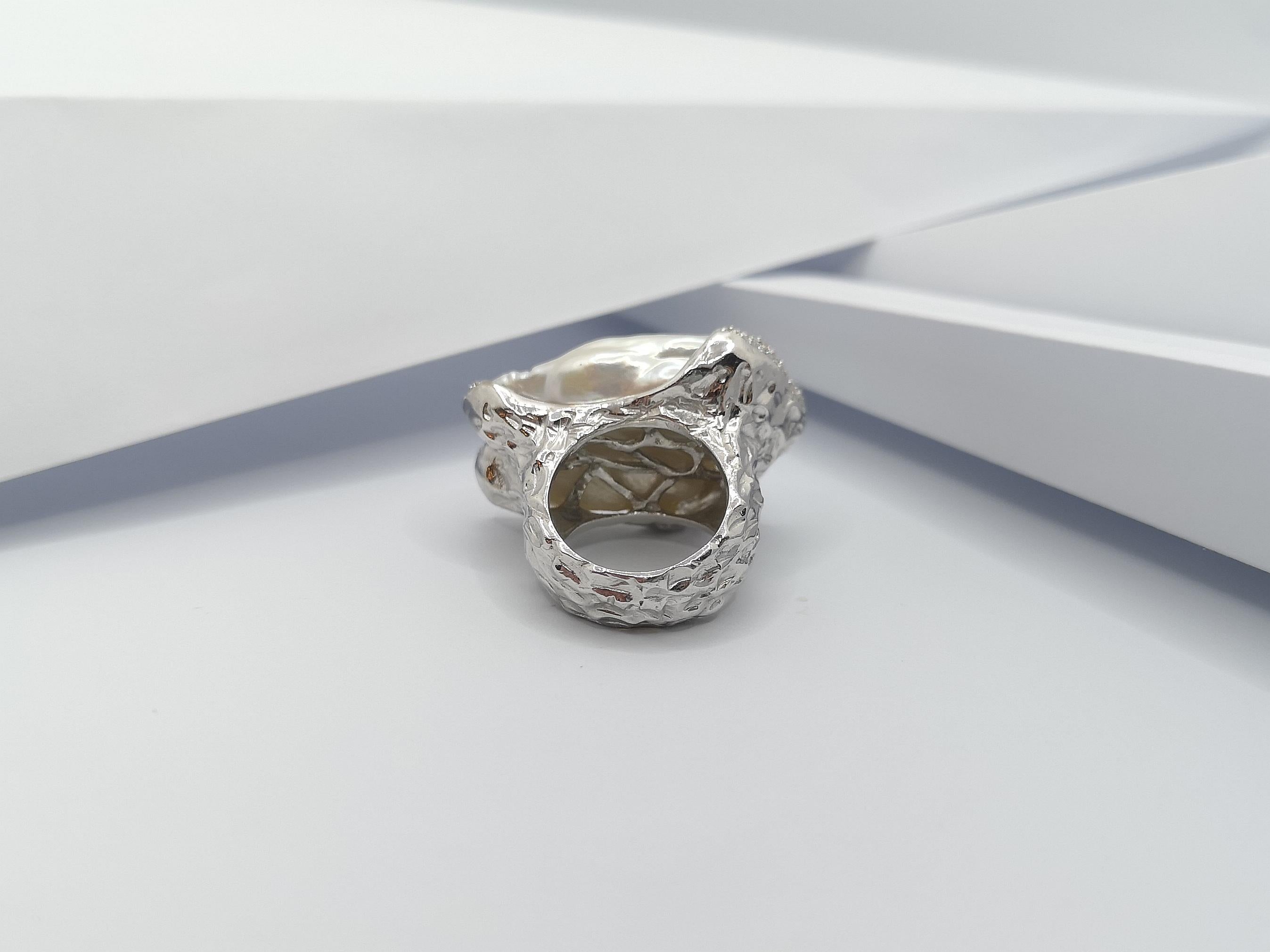 Süßwasserperle mit Diamantring in 18 Karat Weißgold gefasst im Angebot 9
