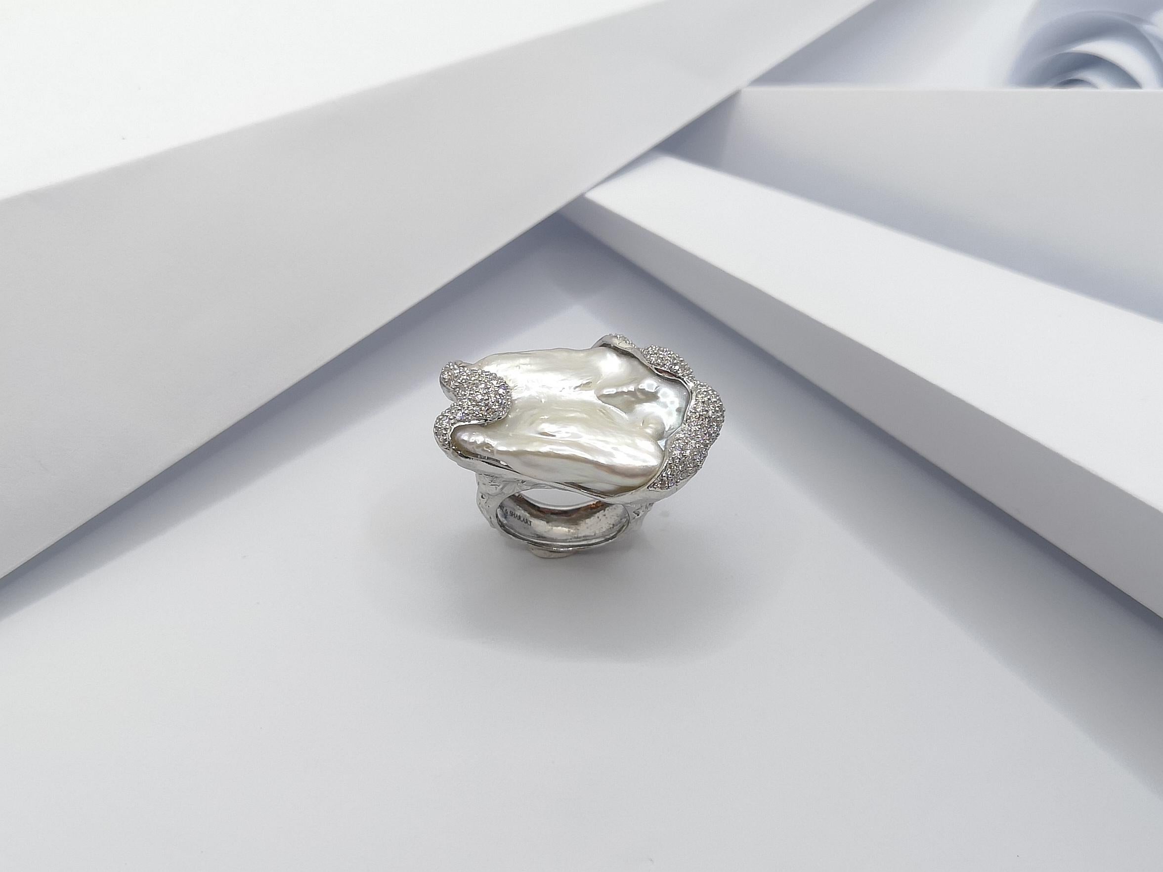 Süßwasserperle mit Diamantring in 18 Karat Weißgold gefasst im Angebot 11