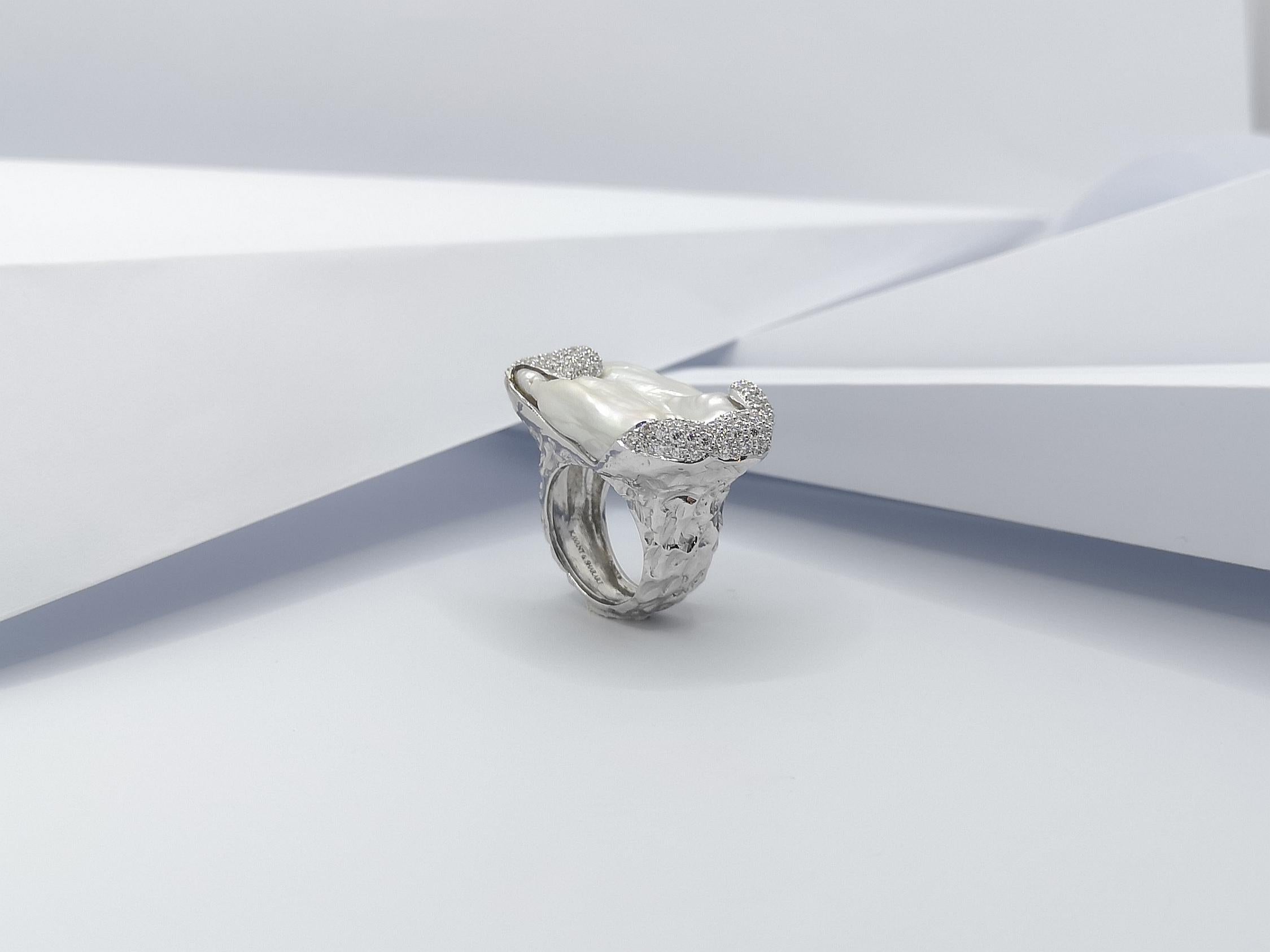 Süßwasserperle mit Diamantring in 18 Karat Weißgold gefasst im Angebot 12