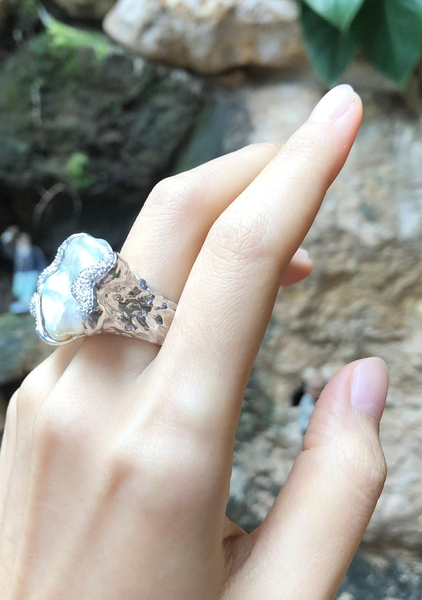 Süßwasserperle mit Diamantring in 18 Karat Weißgold gefasst Damen im Angebot