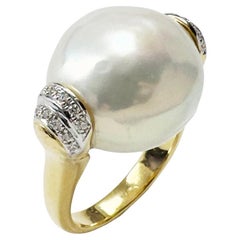 Fresh Water Pearl with Diamond Ring set in 18K Gold Settings