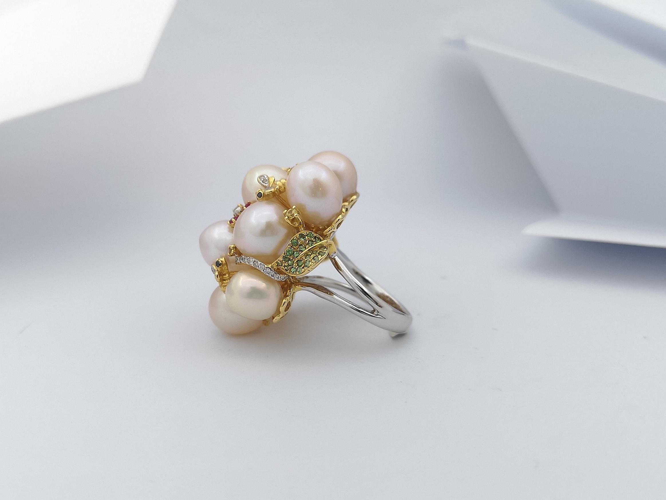 Fresh Water Pearl with Ruby, Yellow Sapphire, Tsavorite Ring in 18 Karat Gold For Sale 4