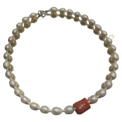Collana di corallo con perle d'acqua dolce