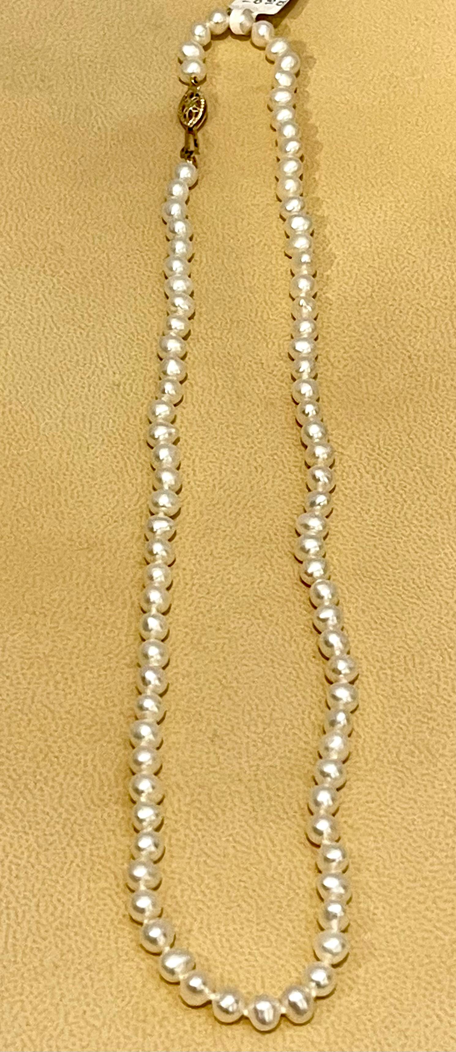 Fresh Water Round Pearl Single Strand Necklace, Y Gold Clasp In Excellent Condition In New York, NY