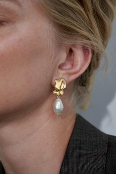 Freshwater Baroque Pearl Mini Earrings in 14K Mirror Finish Gold