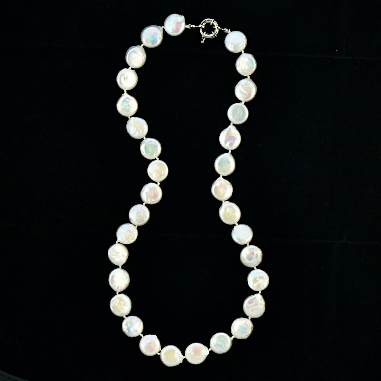 Freshwater Coin Pearl Knotted Necklace with an Iridescent Lustre For Sale 3
