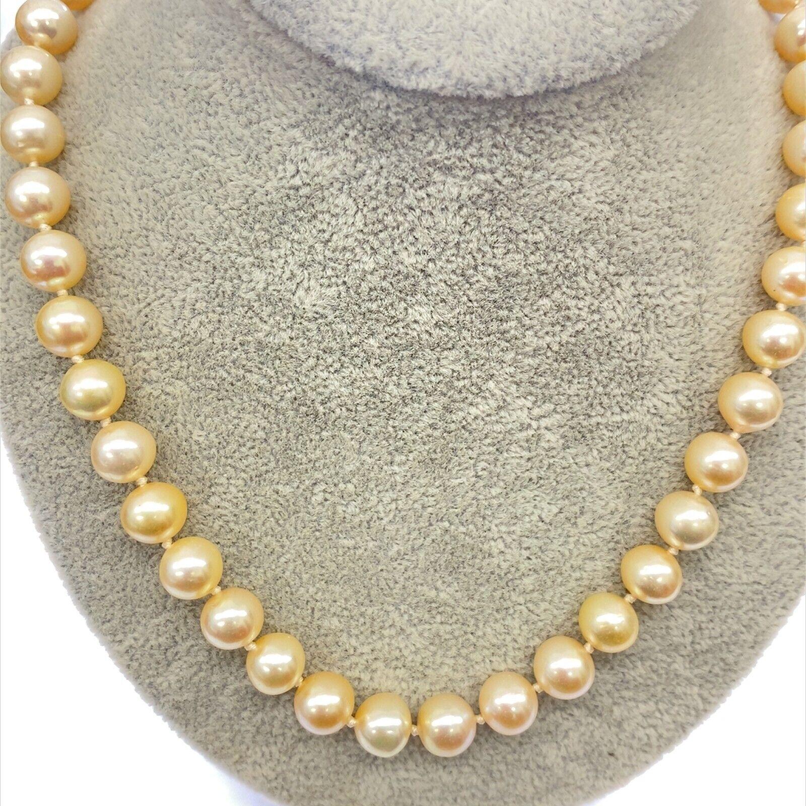 A beautiful, unique and feminine pearl necklace. 8mm white freshwater cultured pearls are threaded onto an 18ct yellow gold clasp. These cultured pearls are a classic and versatile choice.

Additional Information: 
Total Gold Weight: 1.5g
Necklace