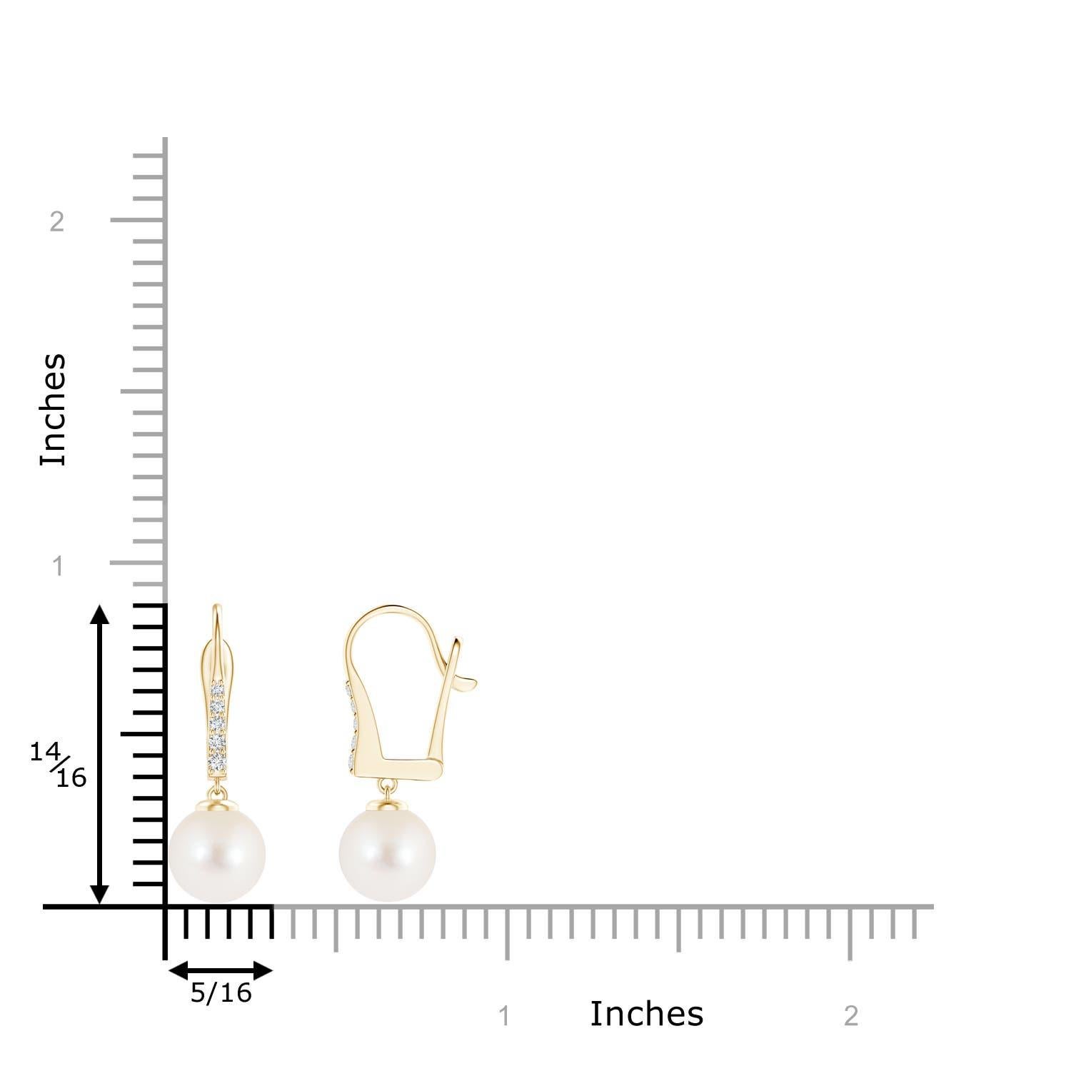 Diese Ohrringe mit Hebelverschluss sind mit Süßwasser-Zuchtperlen verziert, die wunderschön glitzern. Die Perlen sind an diamantbesetzten Hebeln befestigt, die diesen Solitär-Perlenohrringen eine zusätzliche Dosis Schönheit verleihen. Die