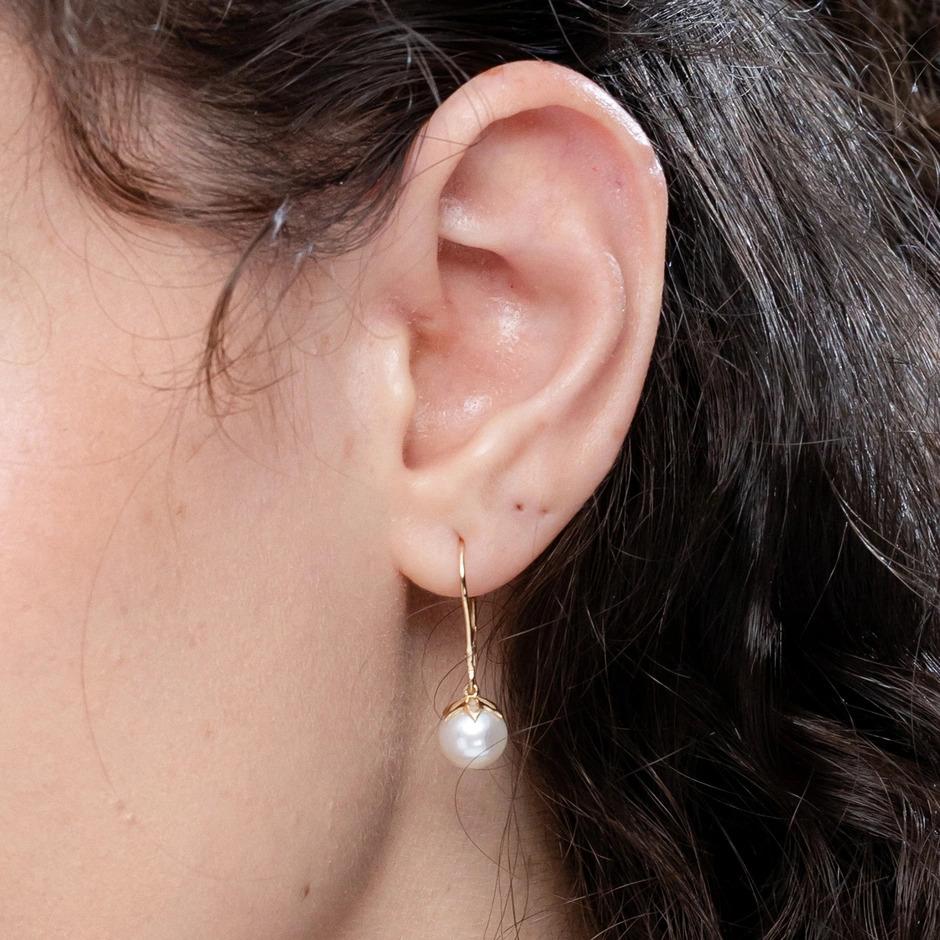 Freshwater Cultured Pearl Leverback Drop Earrings in 14K Rose Gold In New Condition For Sale In Los Angeles, CA