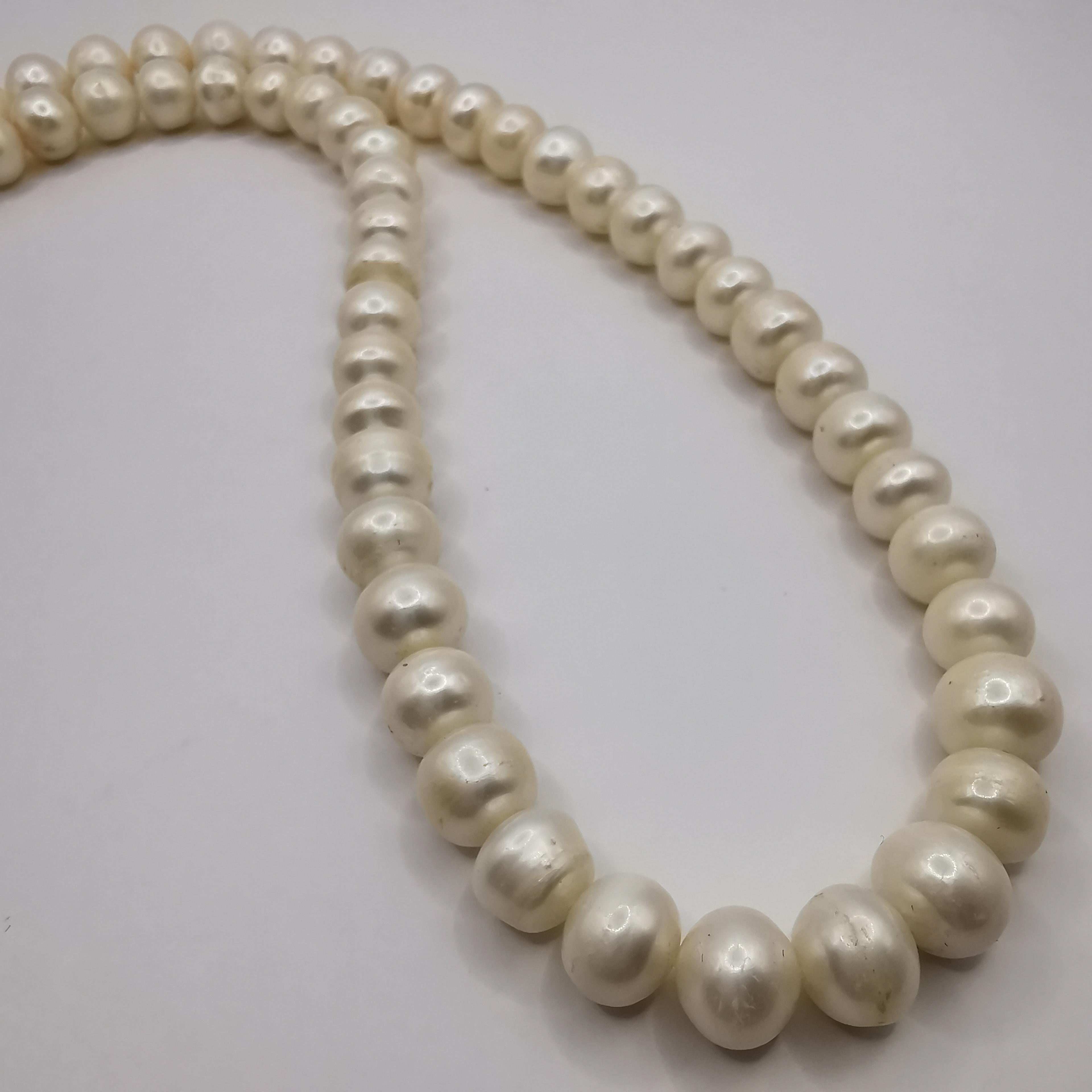 Contemporary Freshwater Cultured White Pearl Necklace For Sale