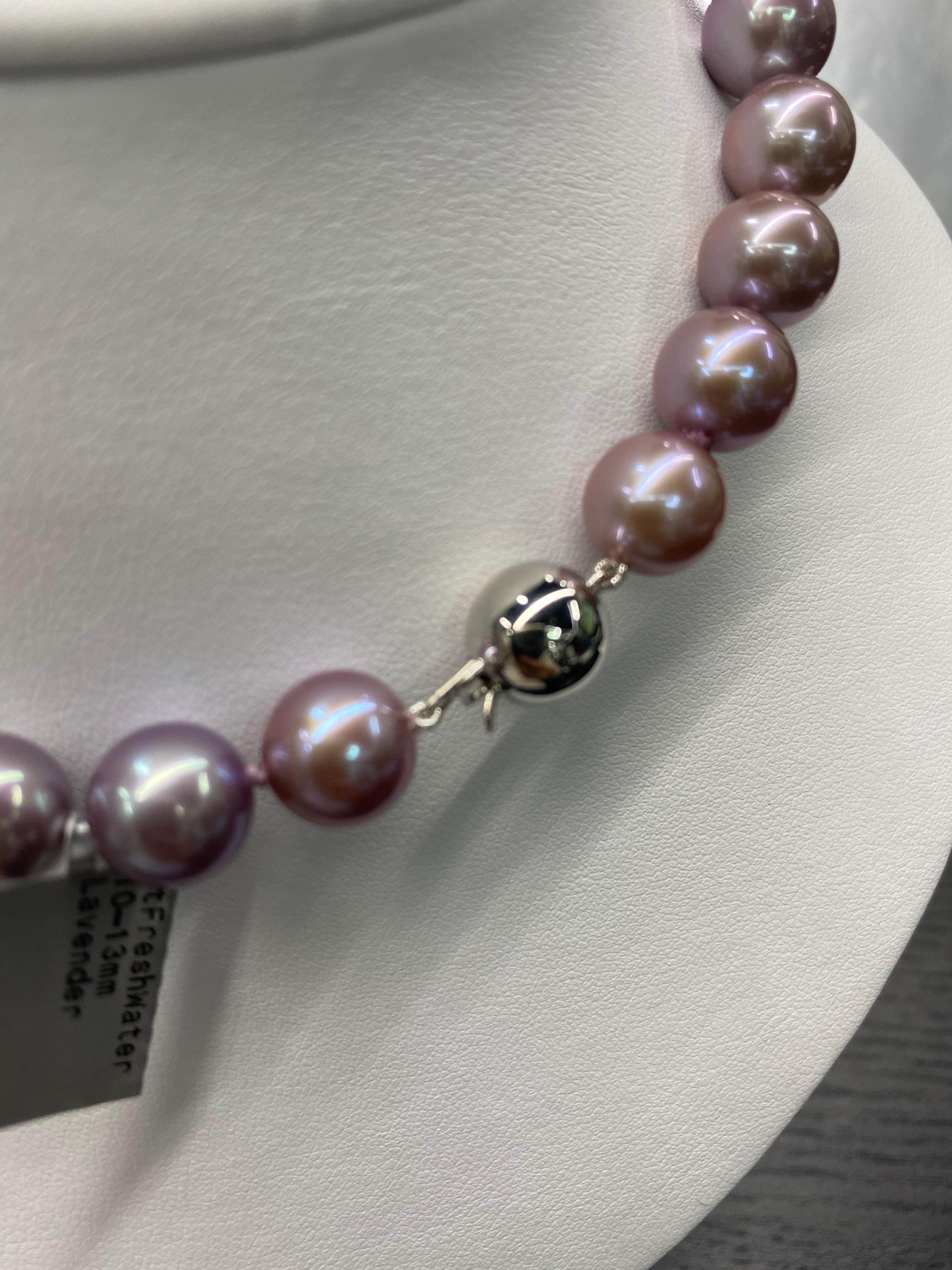 Süßwasser-Lavendel-Perlenstrang-Halskette 14 Karat Weißgold 4
