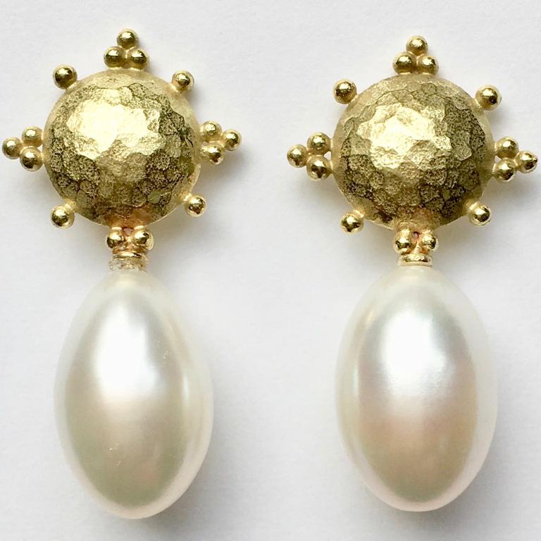 18 carat gold earrings