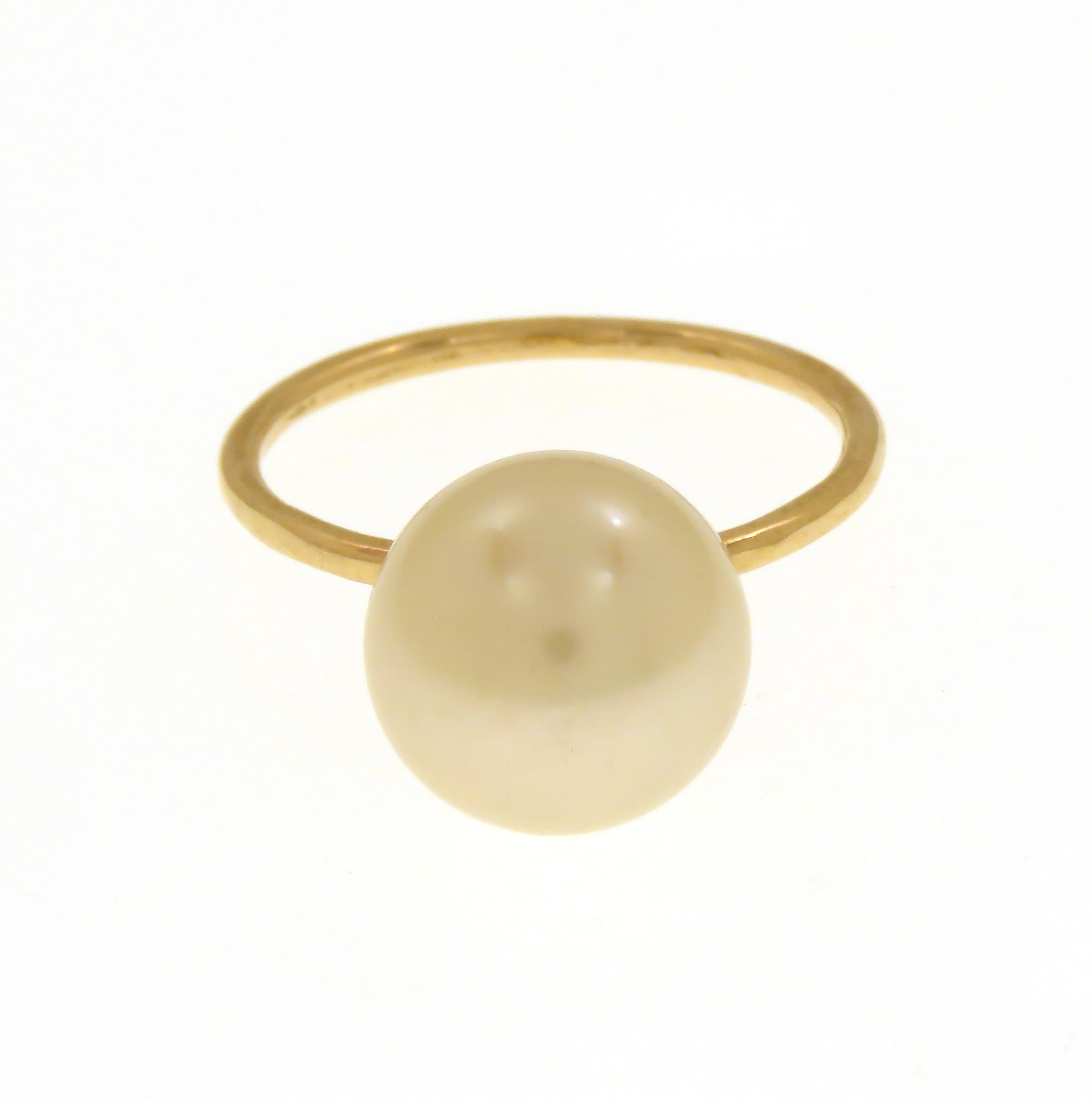 Modern Freshwater Pearl 9 Karat Rose Gold Ring Handcrafted in Italy