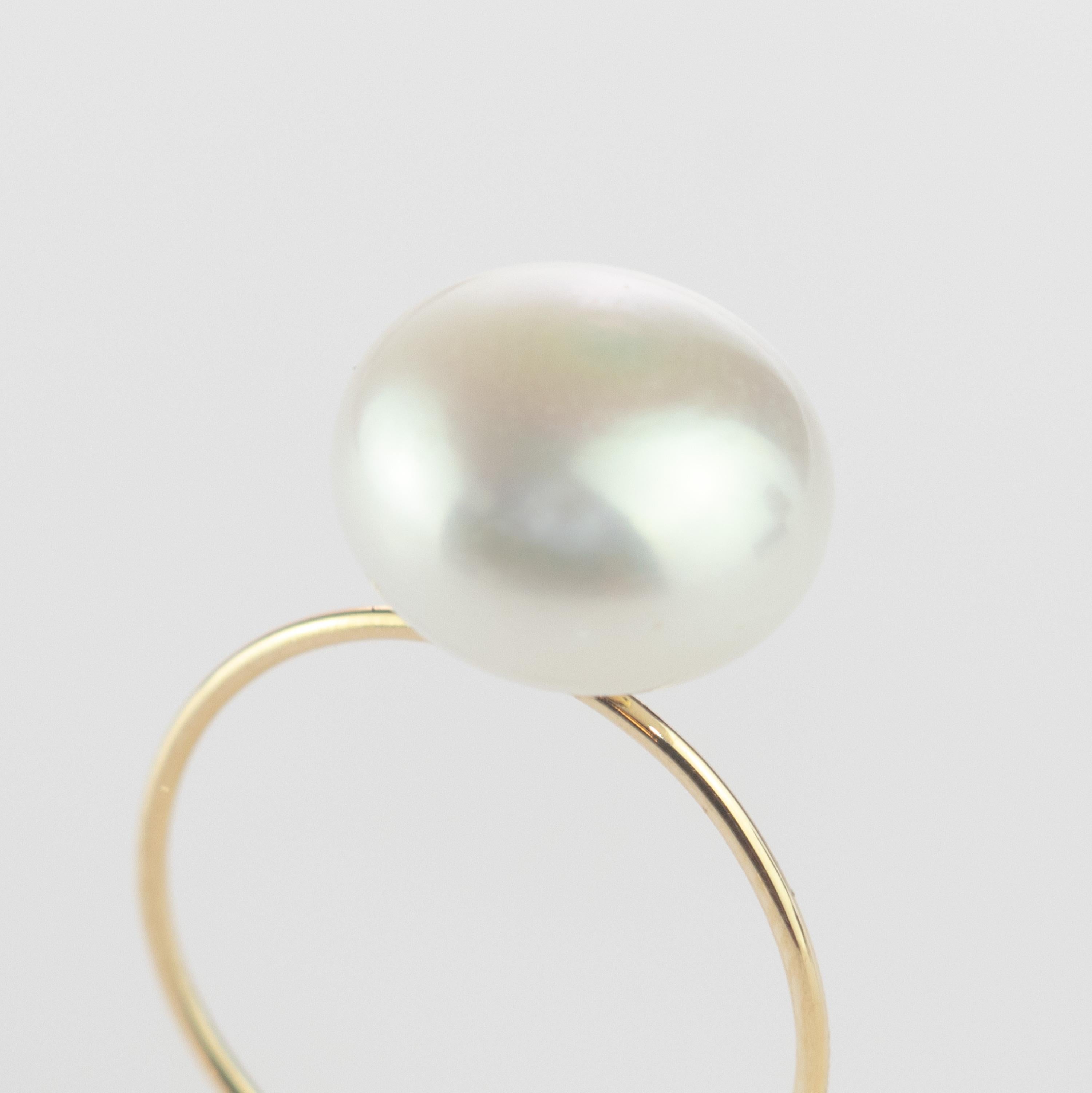 Freshwater Pearl 9 Karat Yellow Gold Handmade Cocktail Classic Italian Ring In New Condition For Sale In Milano, IT