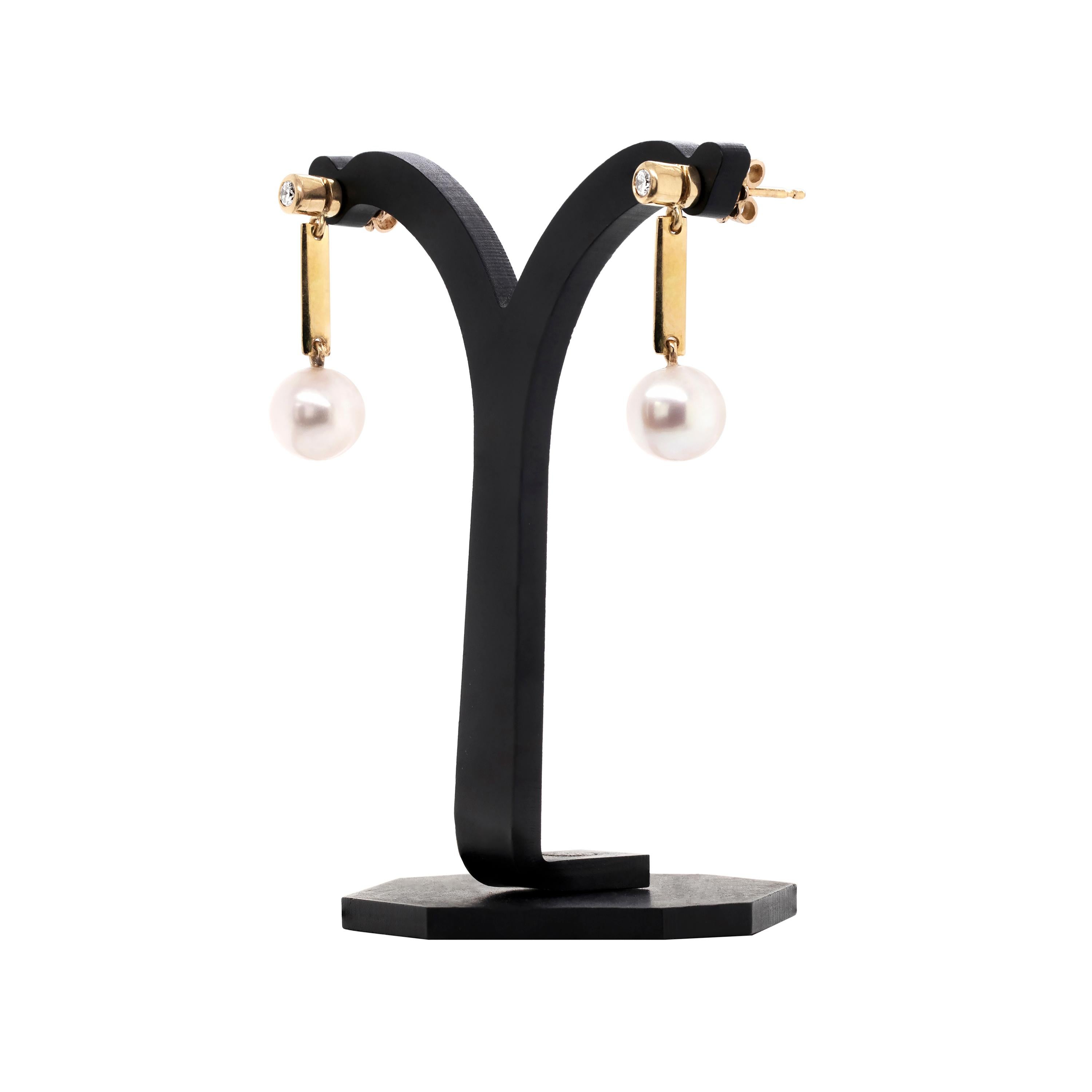 Modern Freshwater Pearl and Diamond 18 Carat Yellow Gold Drop Earrings For Sale