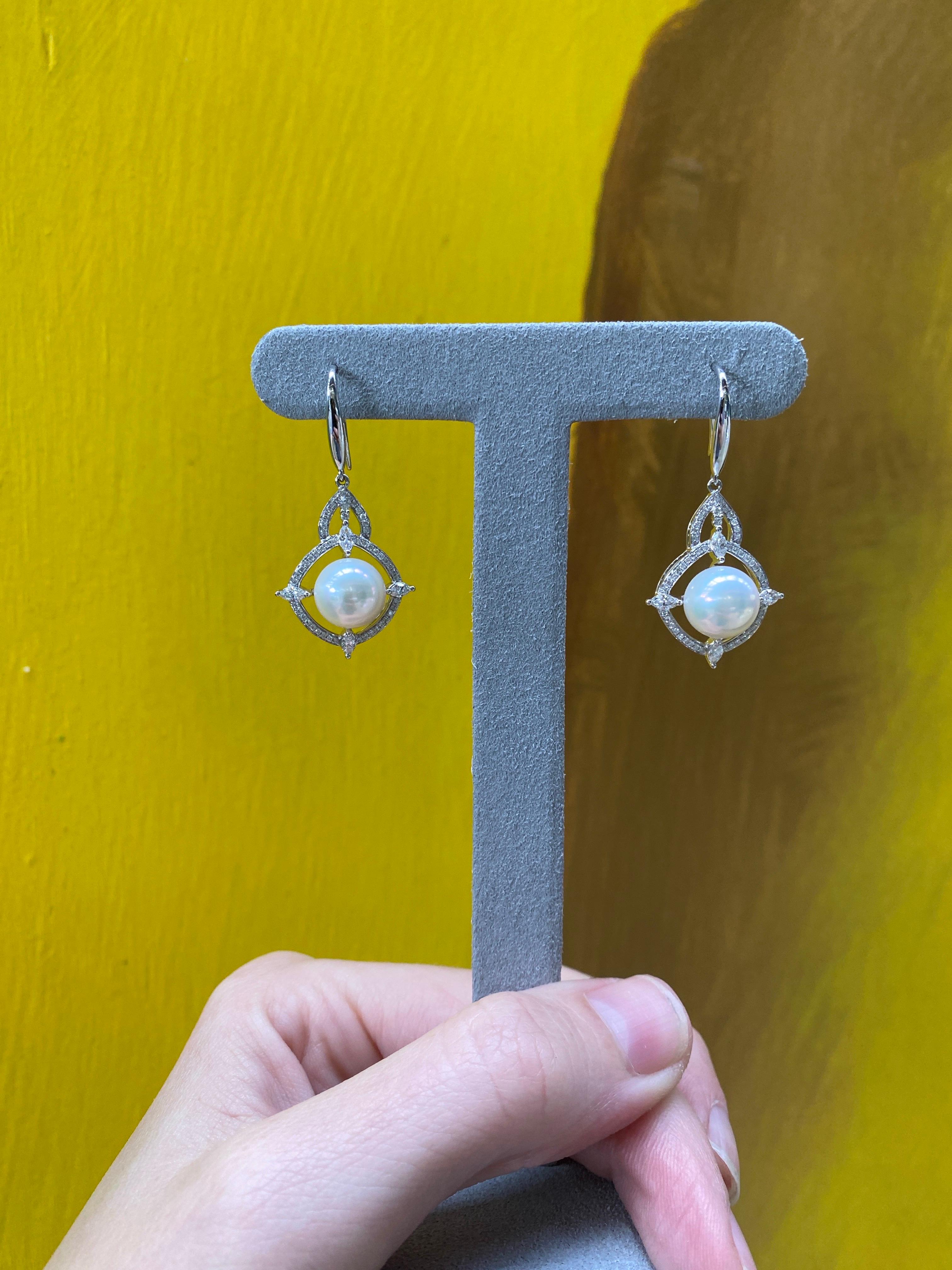 Orecchini a goccia con perle d'acqua dolce e diamanti in oro bianco 18 carati in vendita 5