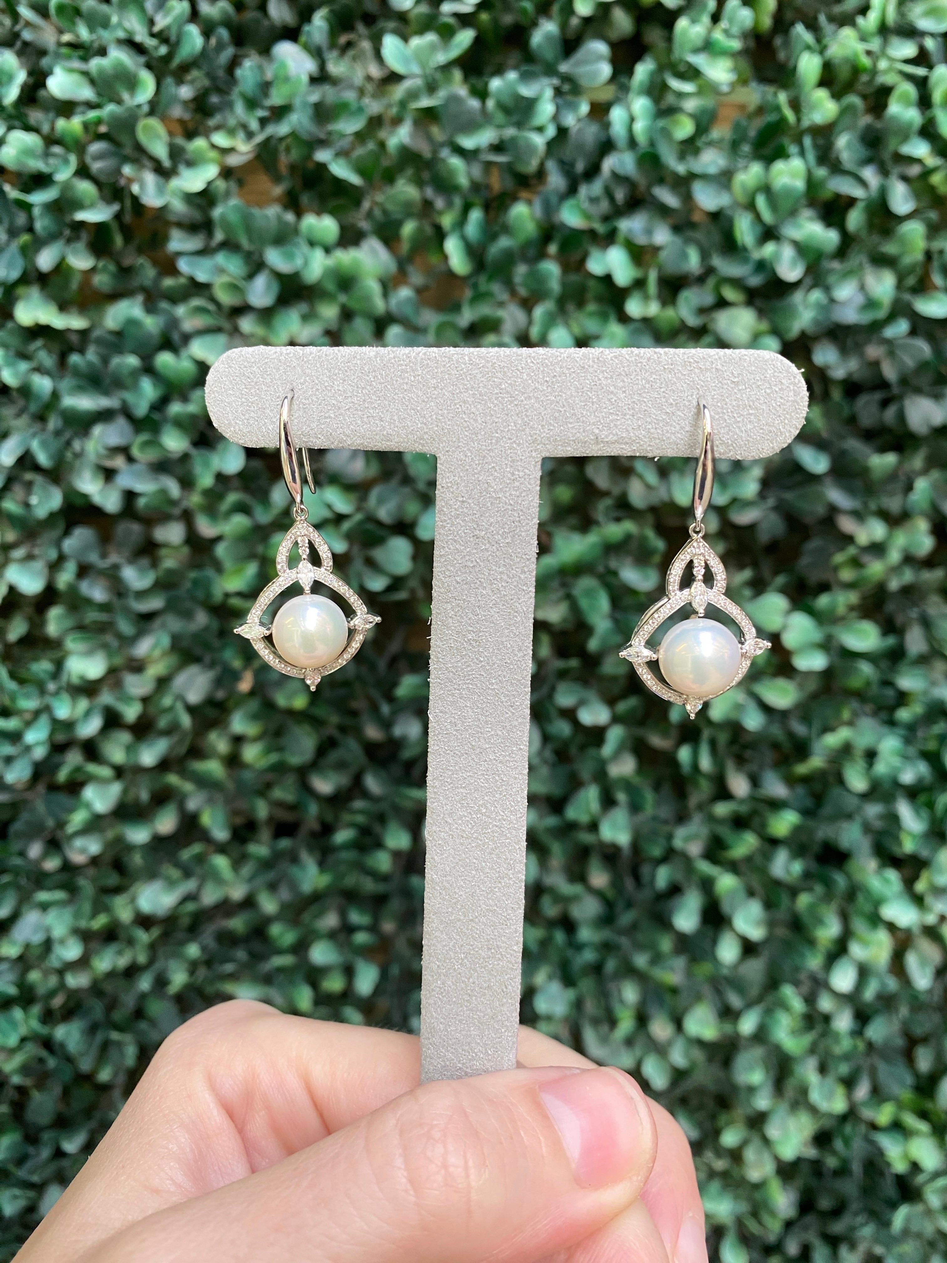Orecchini a goccia con perle d'acqua dolce e diamanti in oro bianco 18 carati in vendita 6