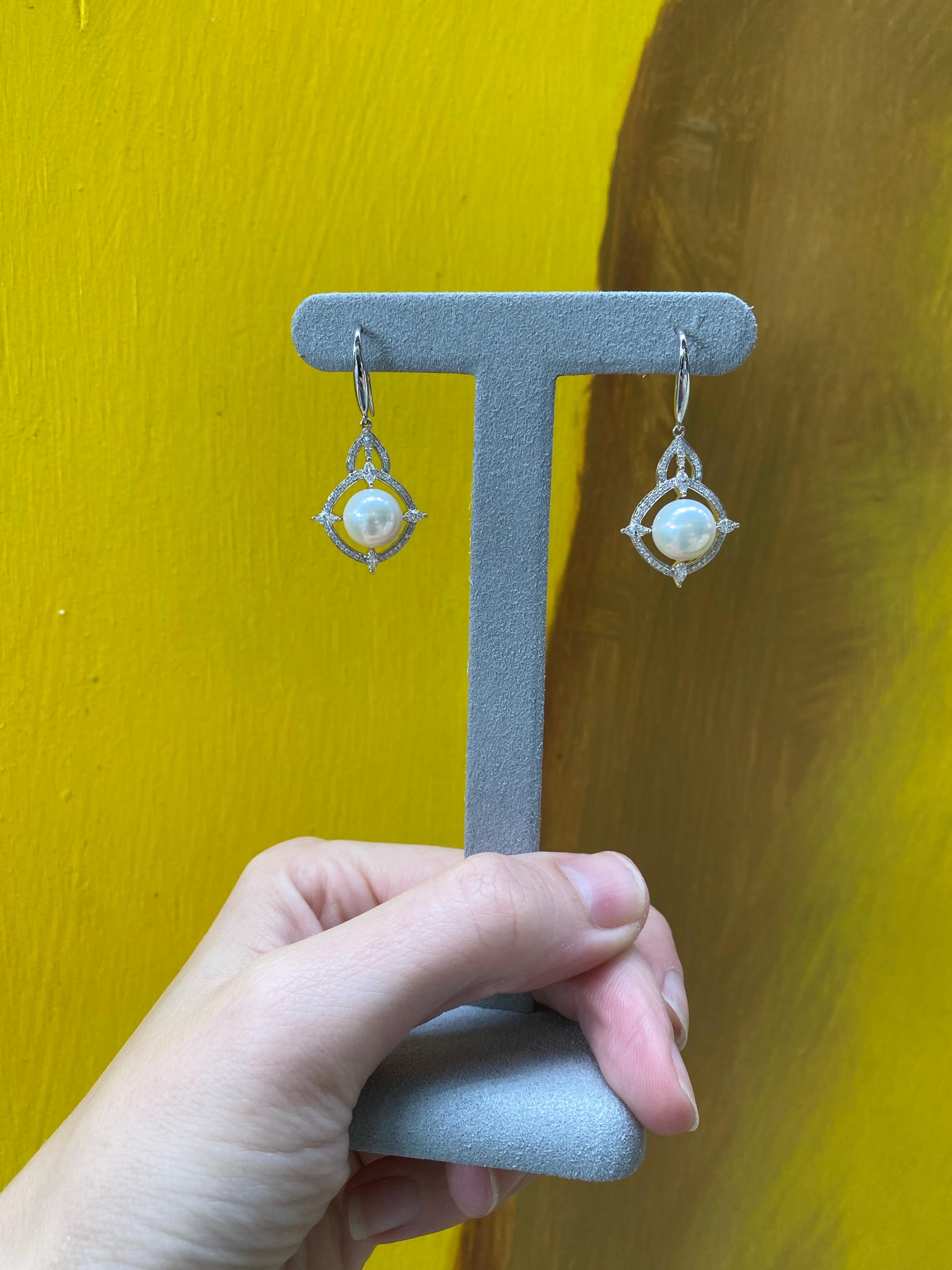 Orecchini a goccia con perle d'acqua dolce e diamanti in oro bianco 18 carati in vendita 7