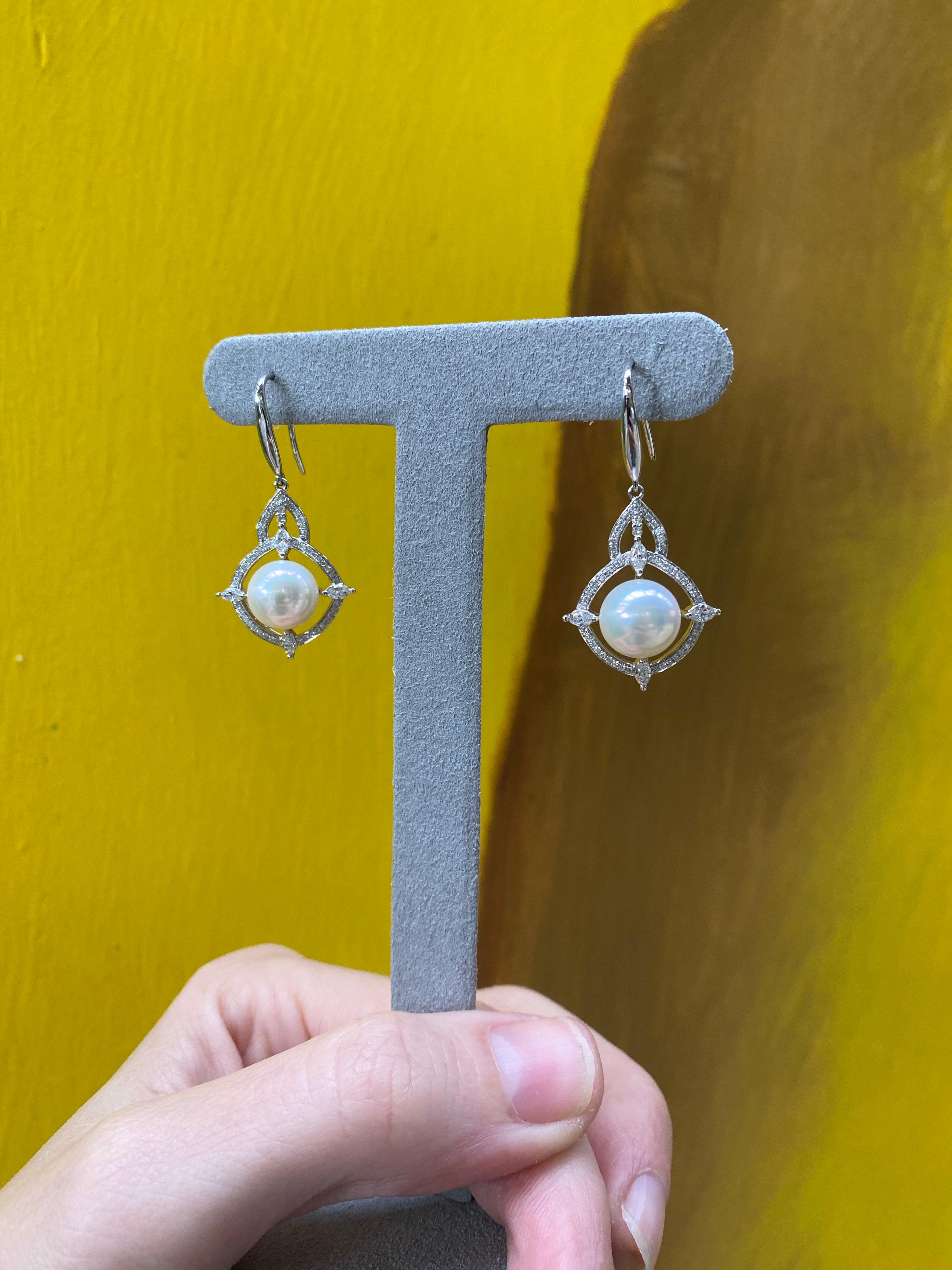 Orecchini a goccia con perle d'acqua dolce e diamanti in oro bianco 18 carati in vendita 10