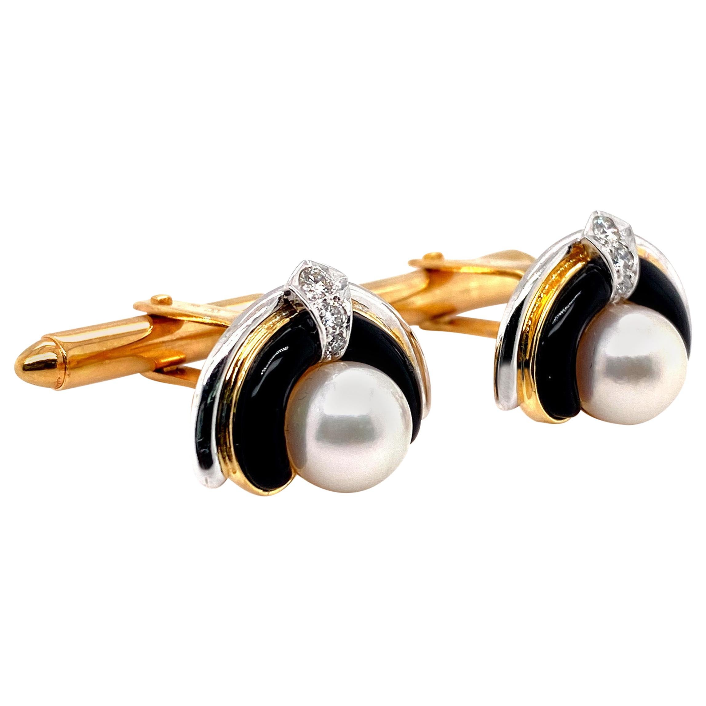 Freshwater Pearl and Diamonds Cufflinks in 18 Karat Gold
