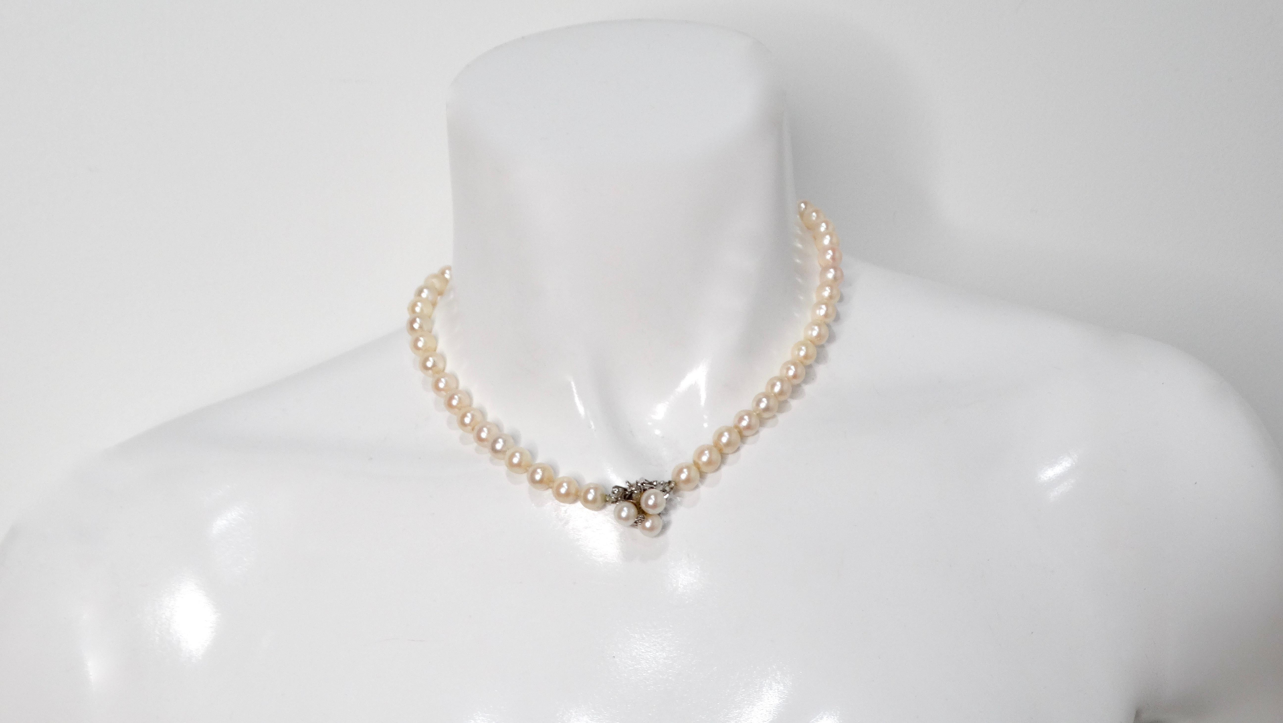 Freshwater Pearl Beaded & 14k White Gold Necklace With Floral Pearl Charm Clasp In Fair Condition For Sale In Scottsdale, AZ
