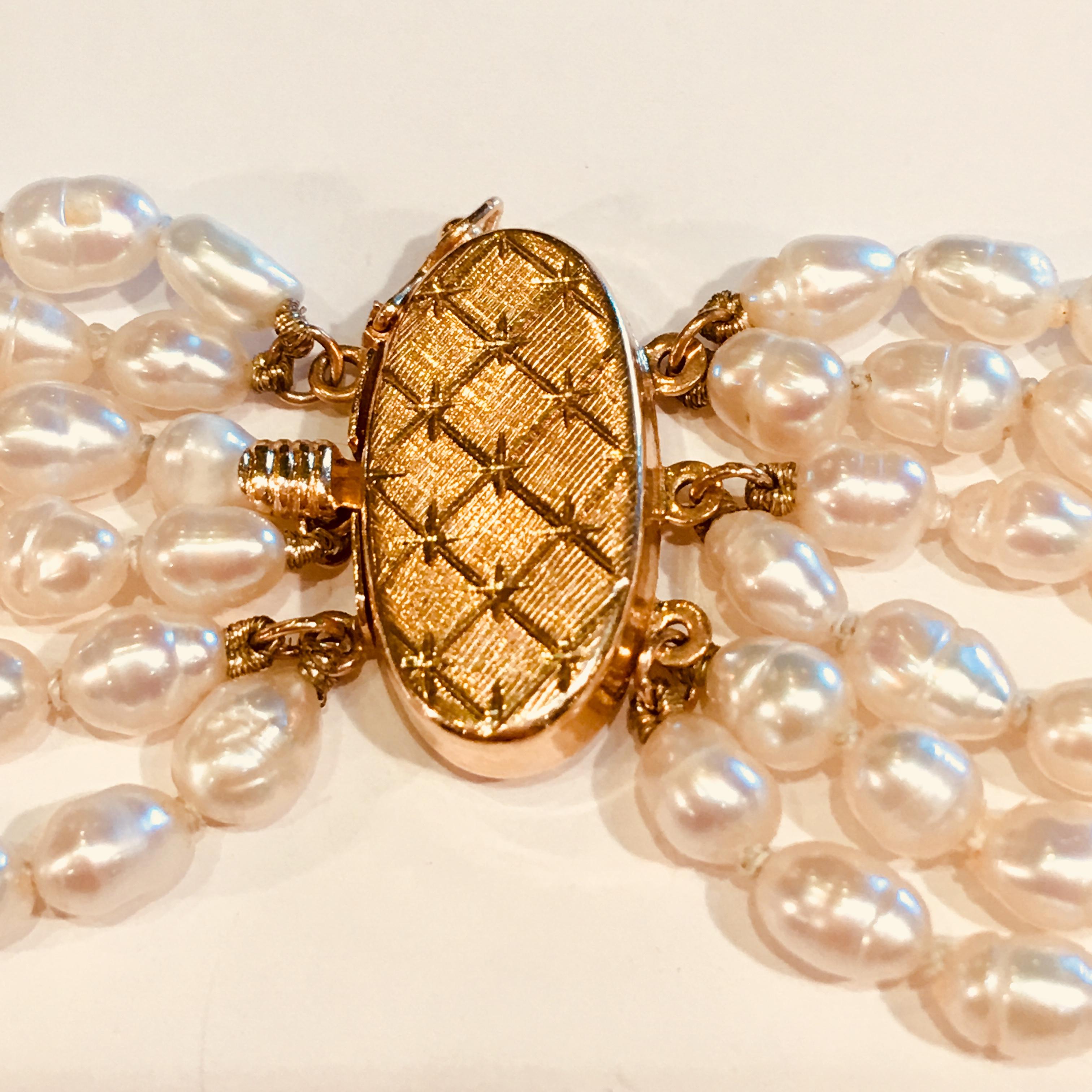 Freshwater Pearl Choker with Chinese Mother-of-Pearl Gambling Chip 14 Karat In Excellent Condition In Tustin, CA