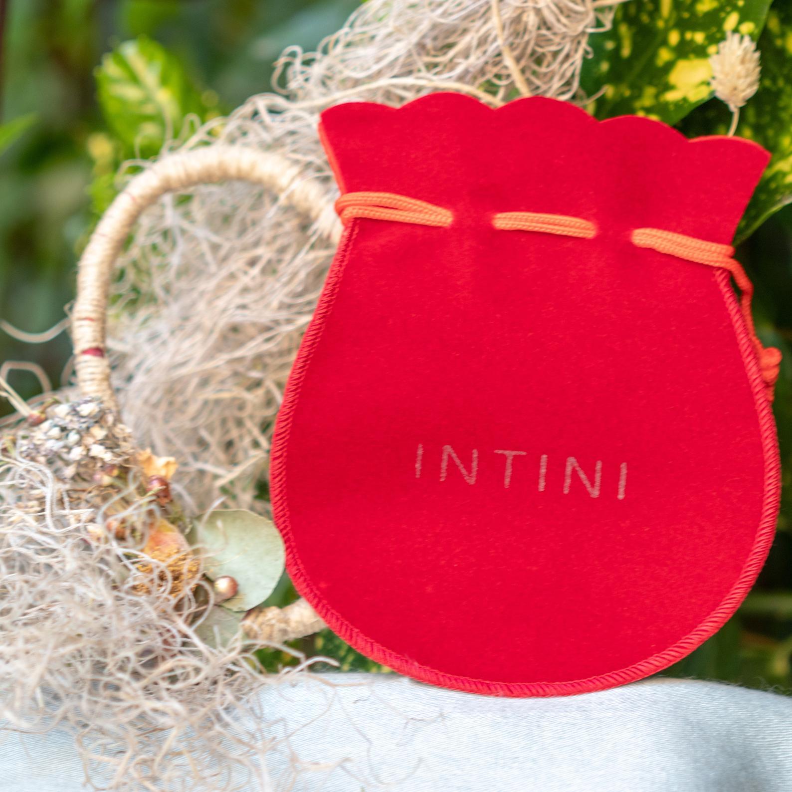 Bracciale da cocktail con perle d'acqua dolce, corallo, corno e argento, fatto a mano e con perline in vendita 3