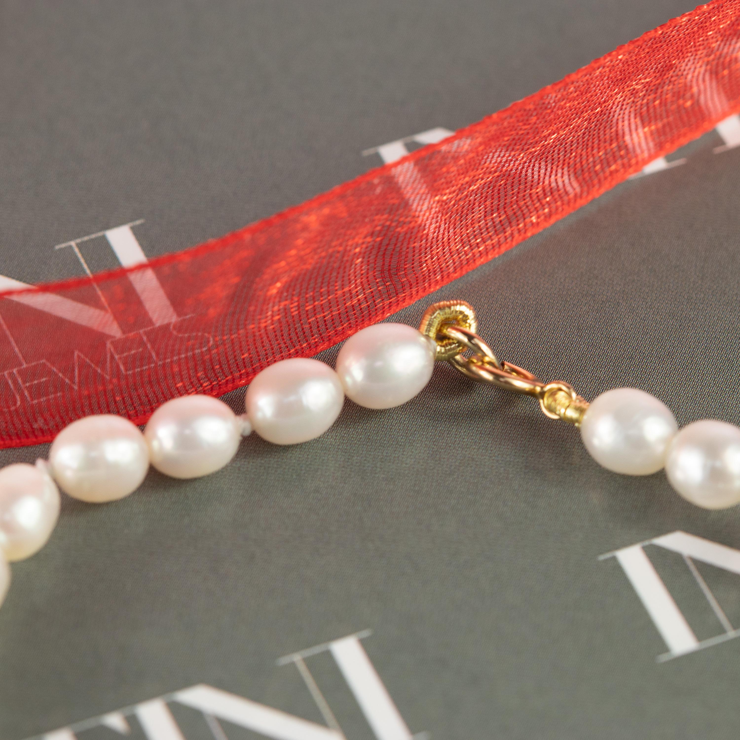 Taille mixte Bracelet moderne fait à la main en or blanc 18 carats avec perles d'eau douce et cristal en vente